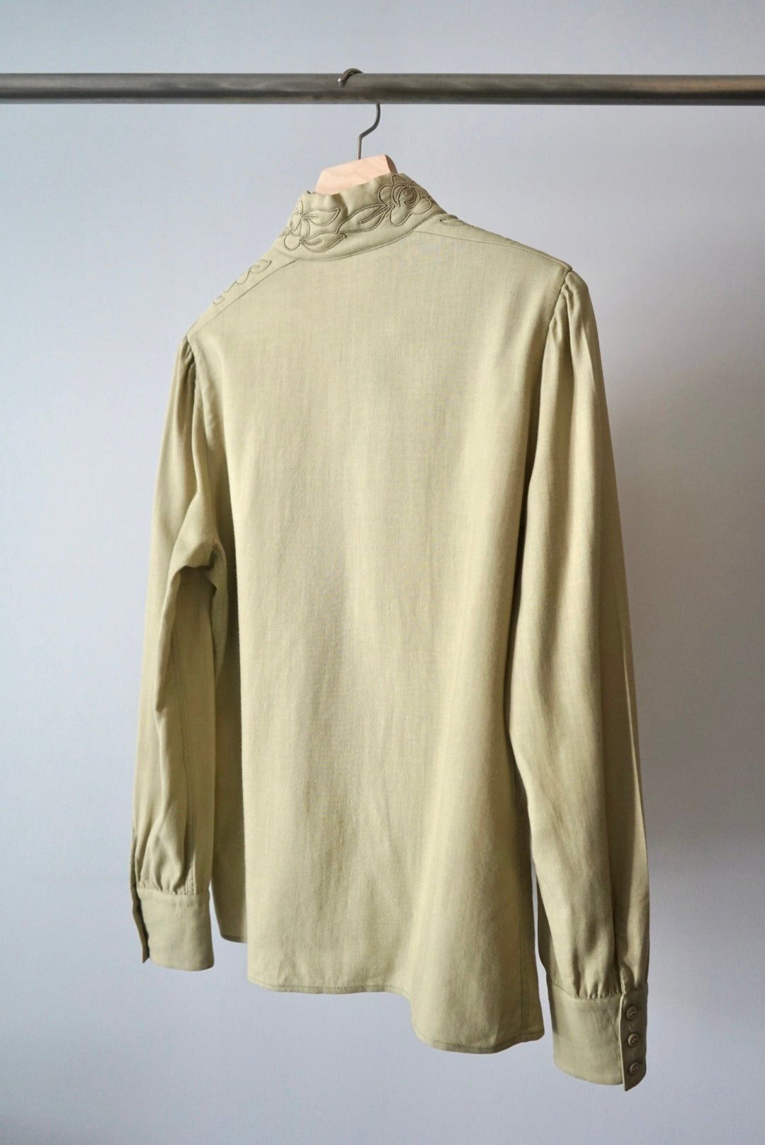 Embroidery high neck shirts