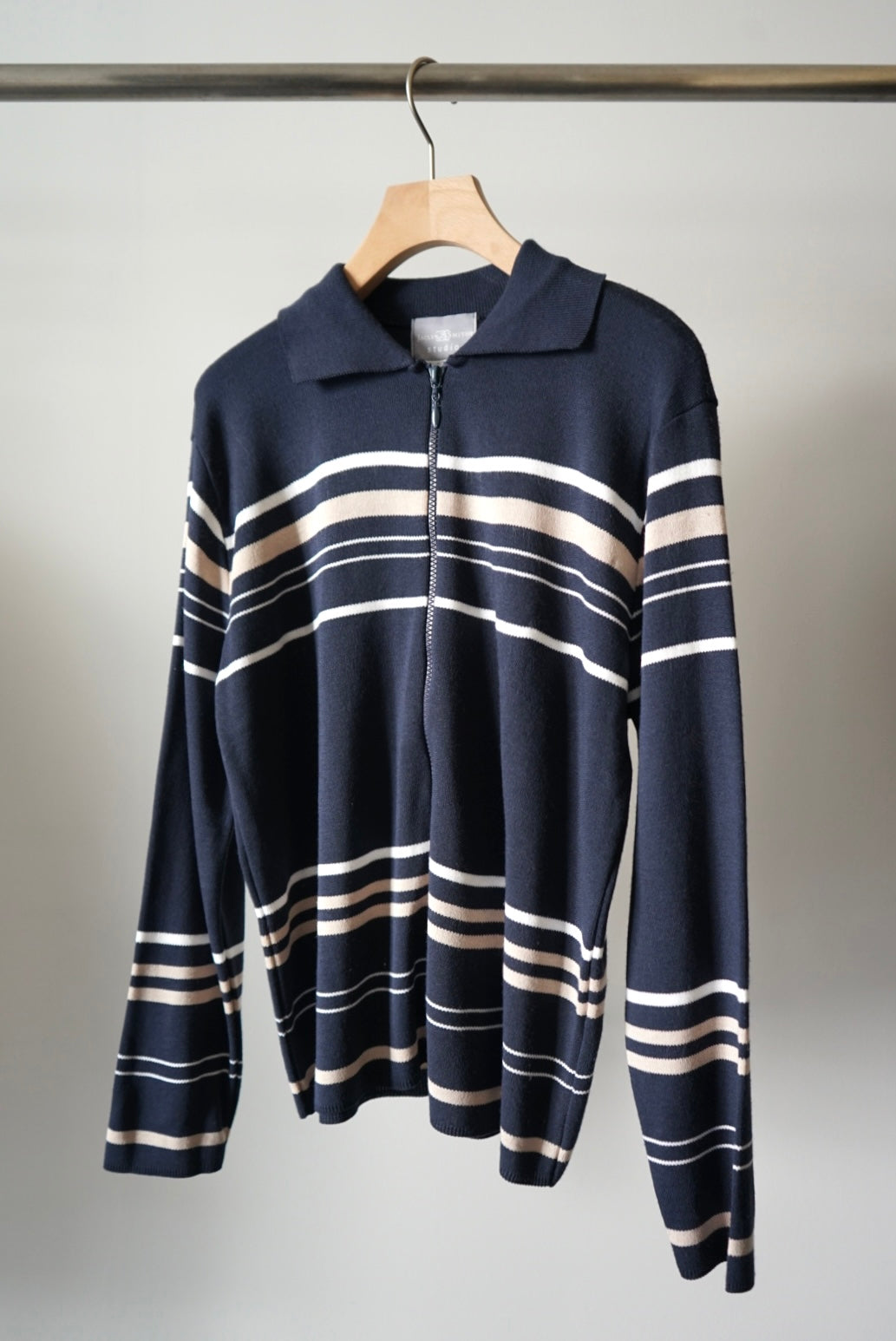 Stripe zipup knit shirt