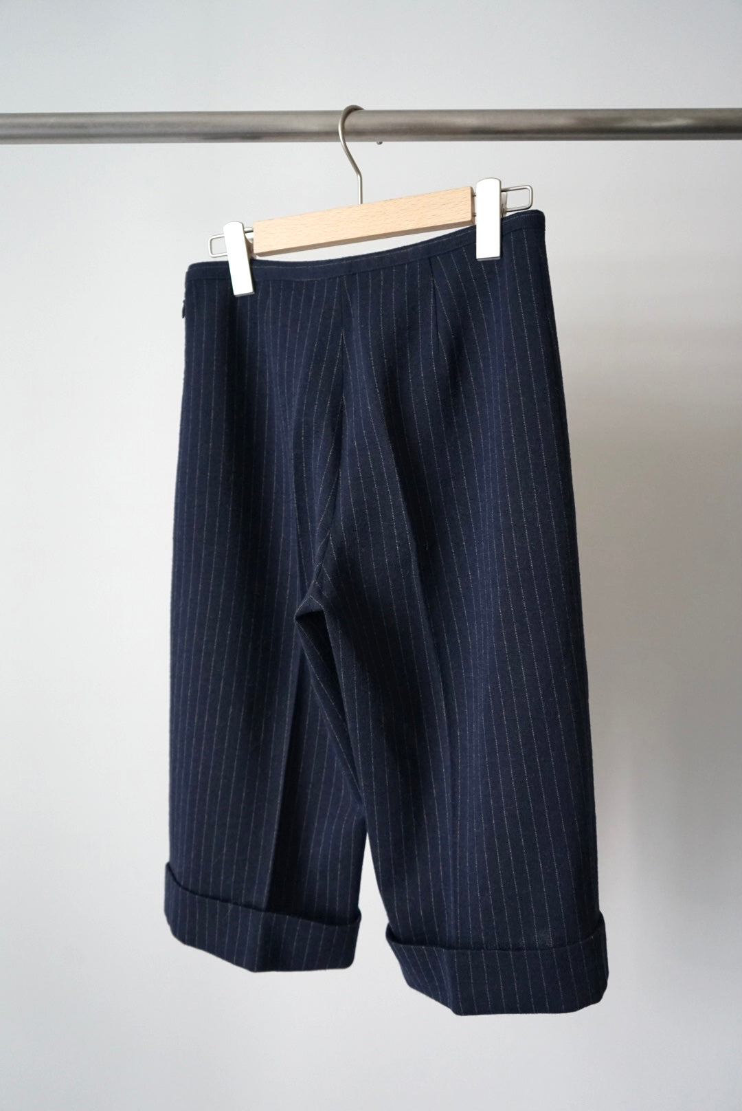 Cropped length knit pant made in Italy