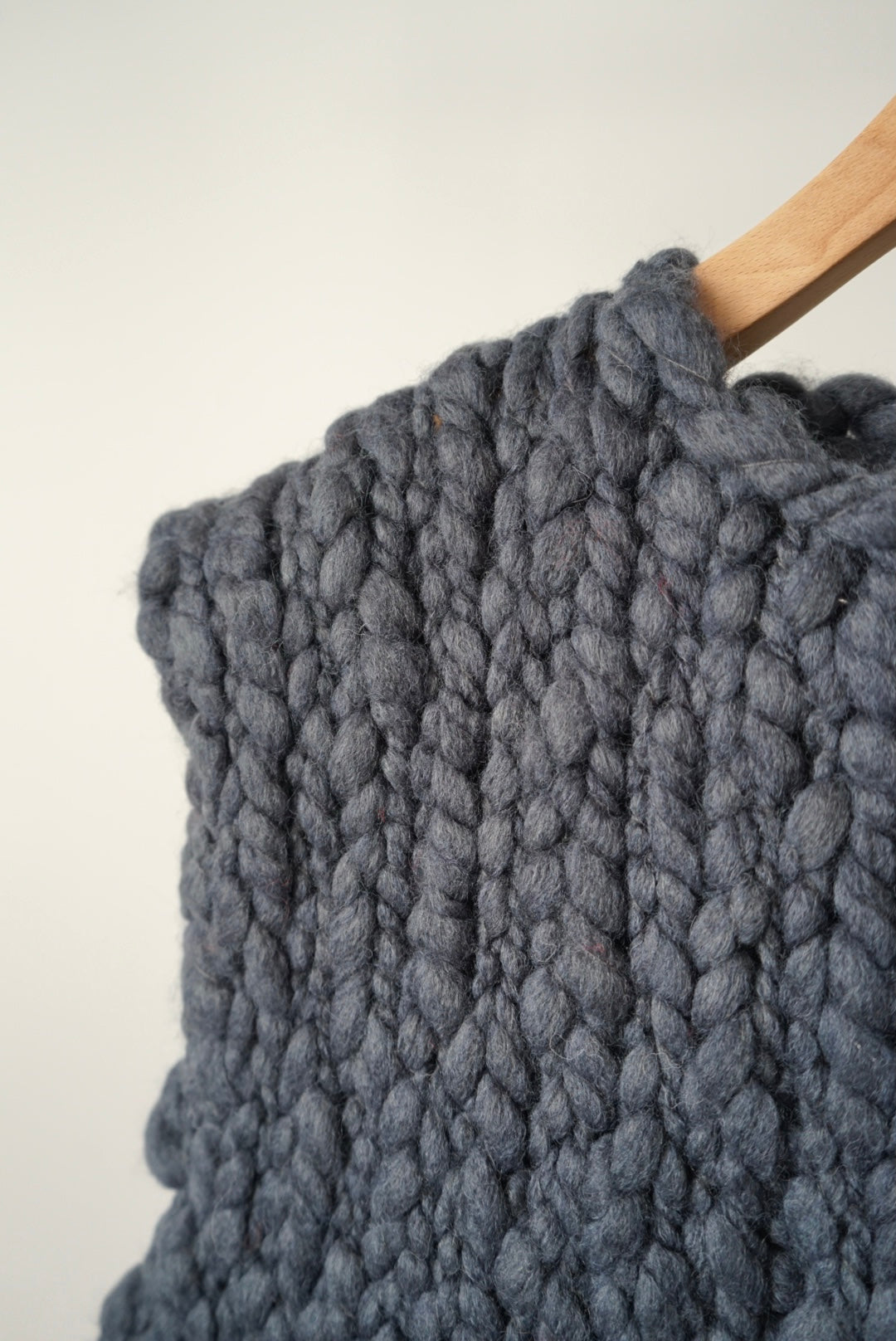 【HAKUJI】Hand-knitted vest