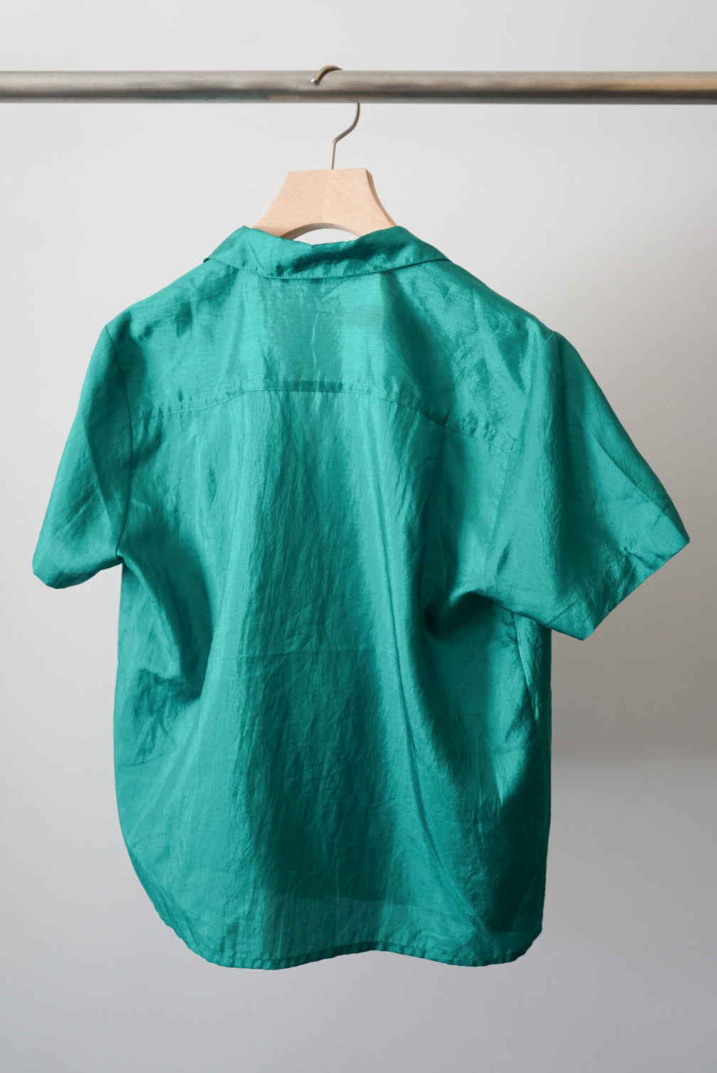 Shiny open collar shirt