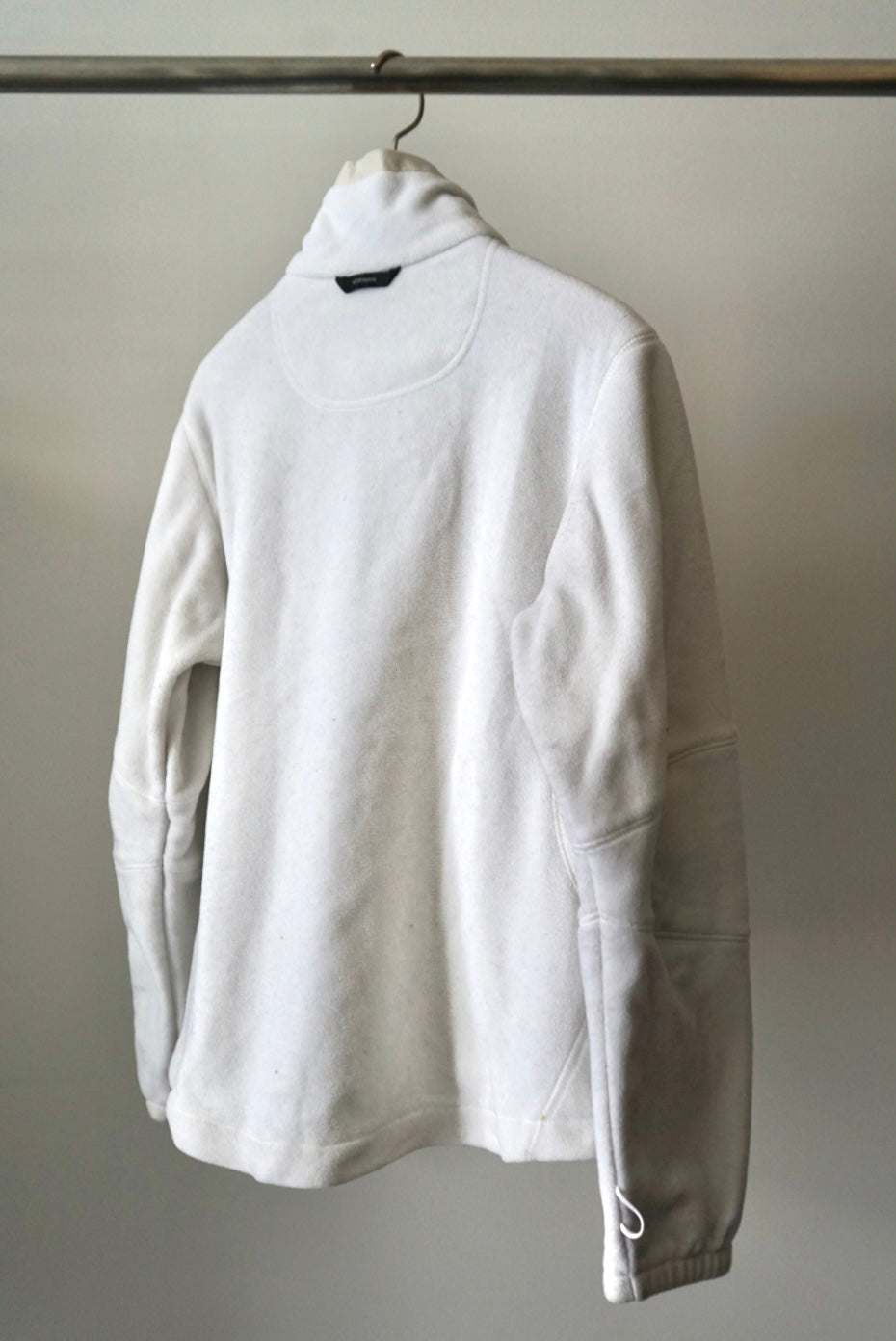 Line design fooded jacket