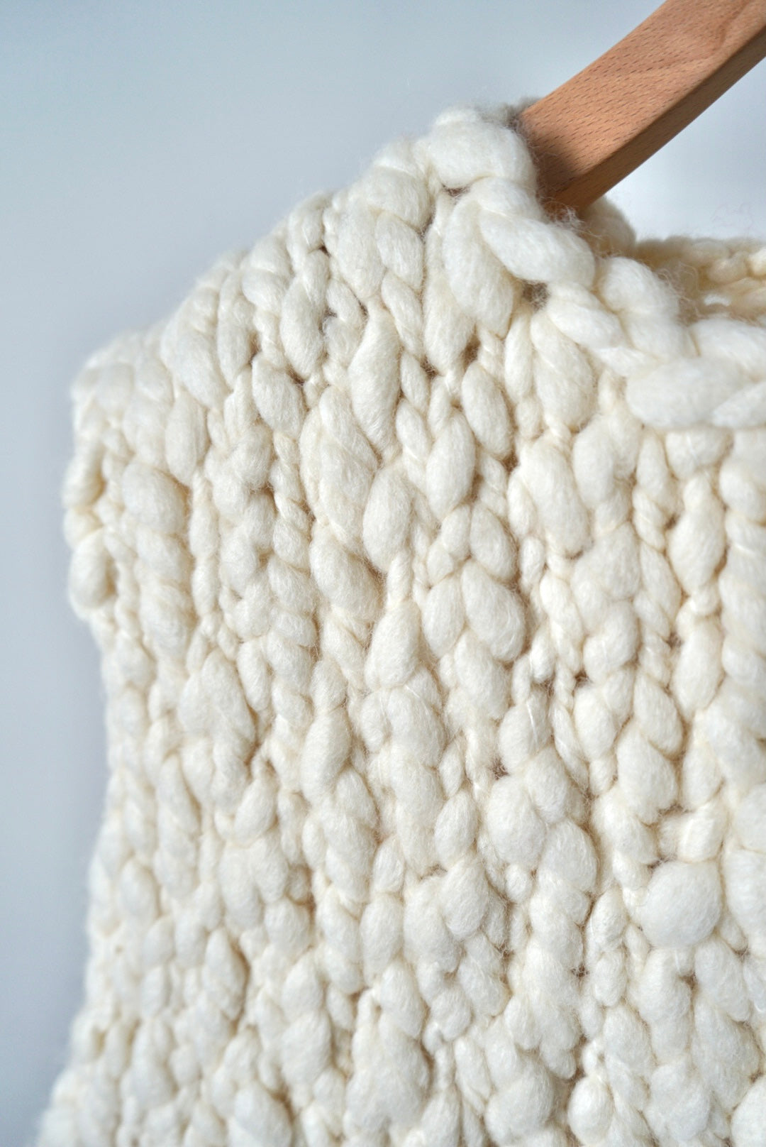 【HAKUJI】Hand-knitted vest
