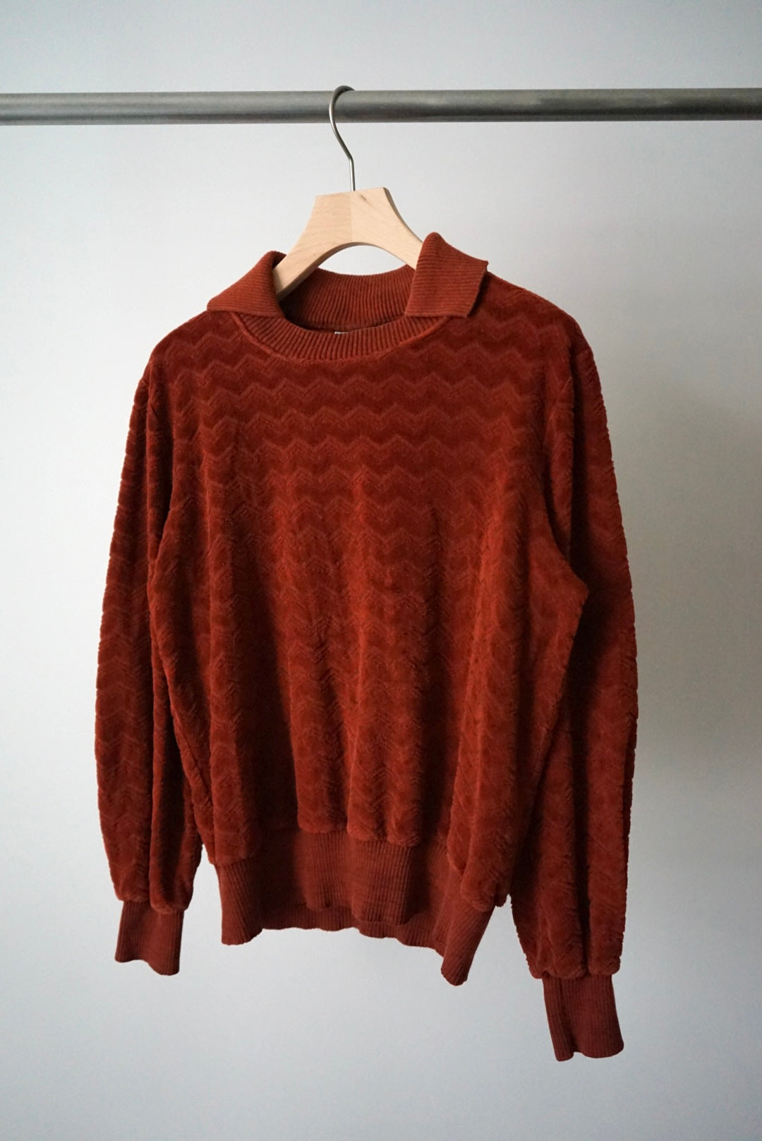 Velvet sweat pullover with collar
