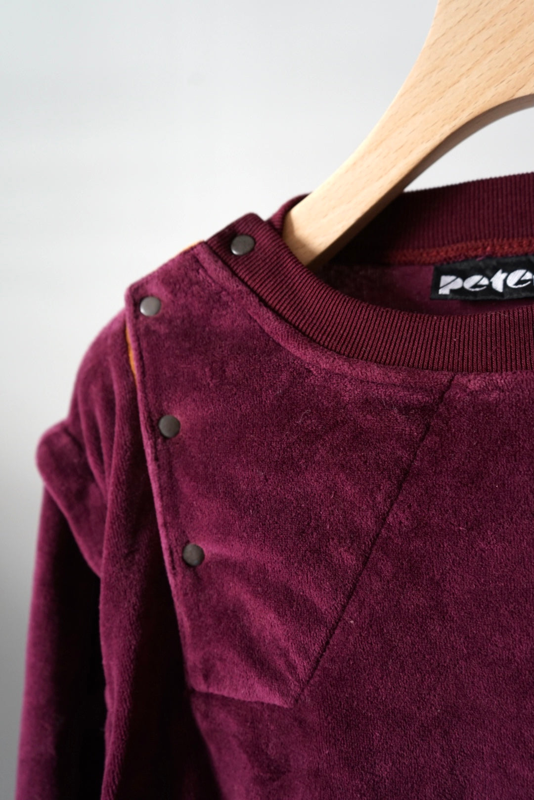 Detachable vevet sweat
