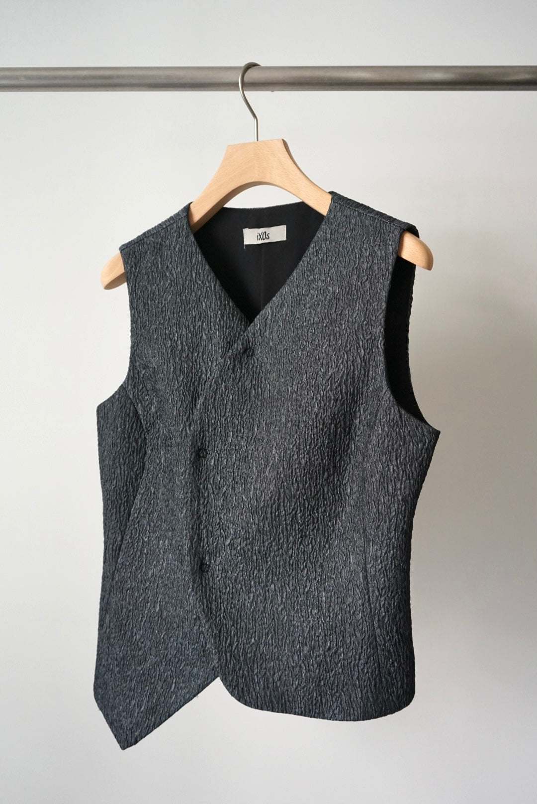 Curve design vest made in Italy