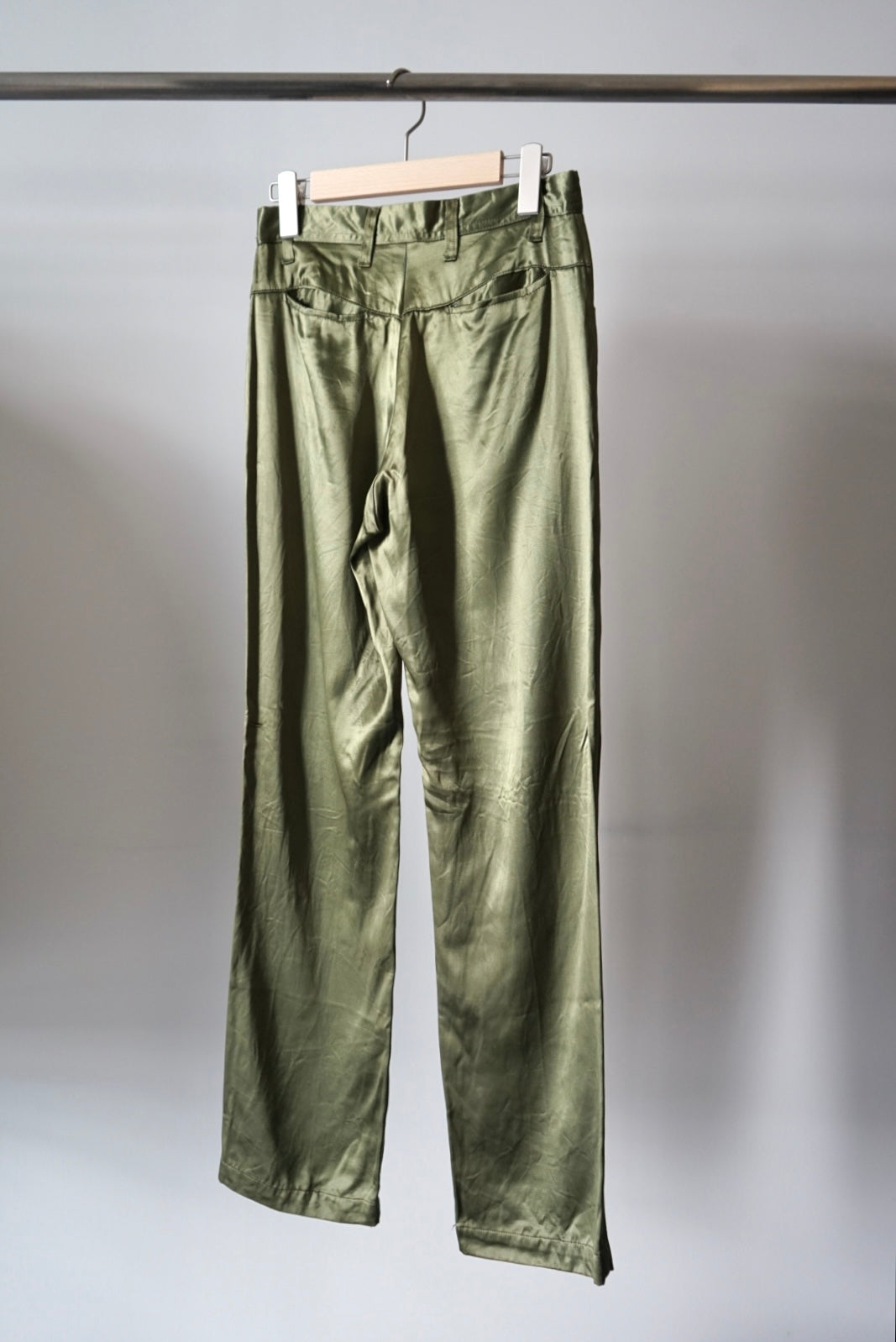 Yoke back pocket satin pants