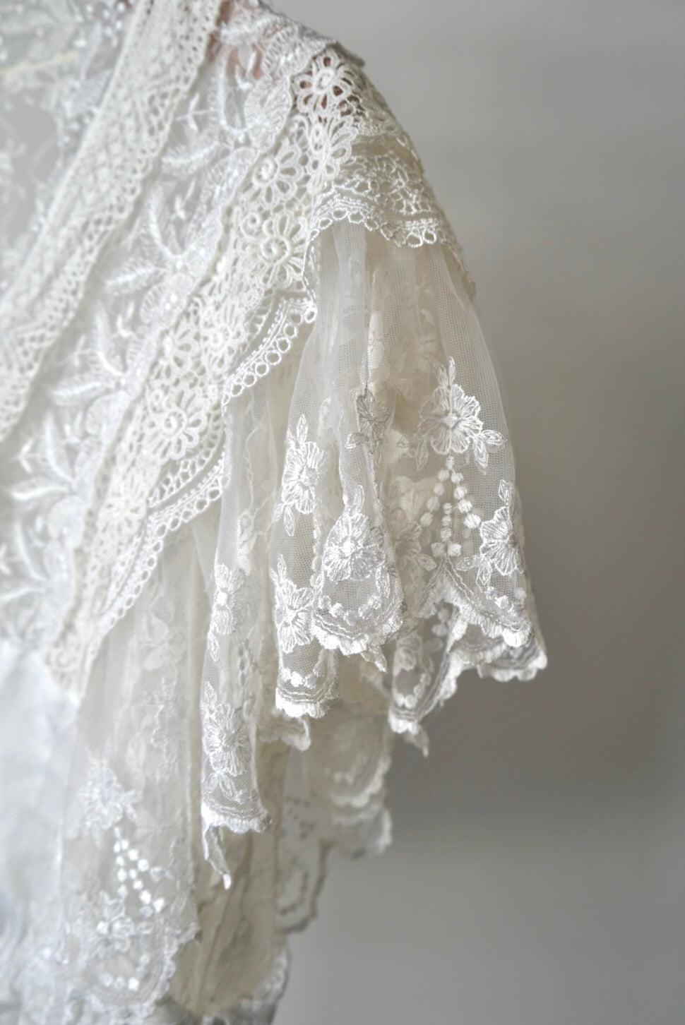 Lace design pullover made in Italy