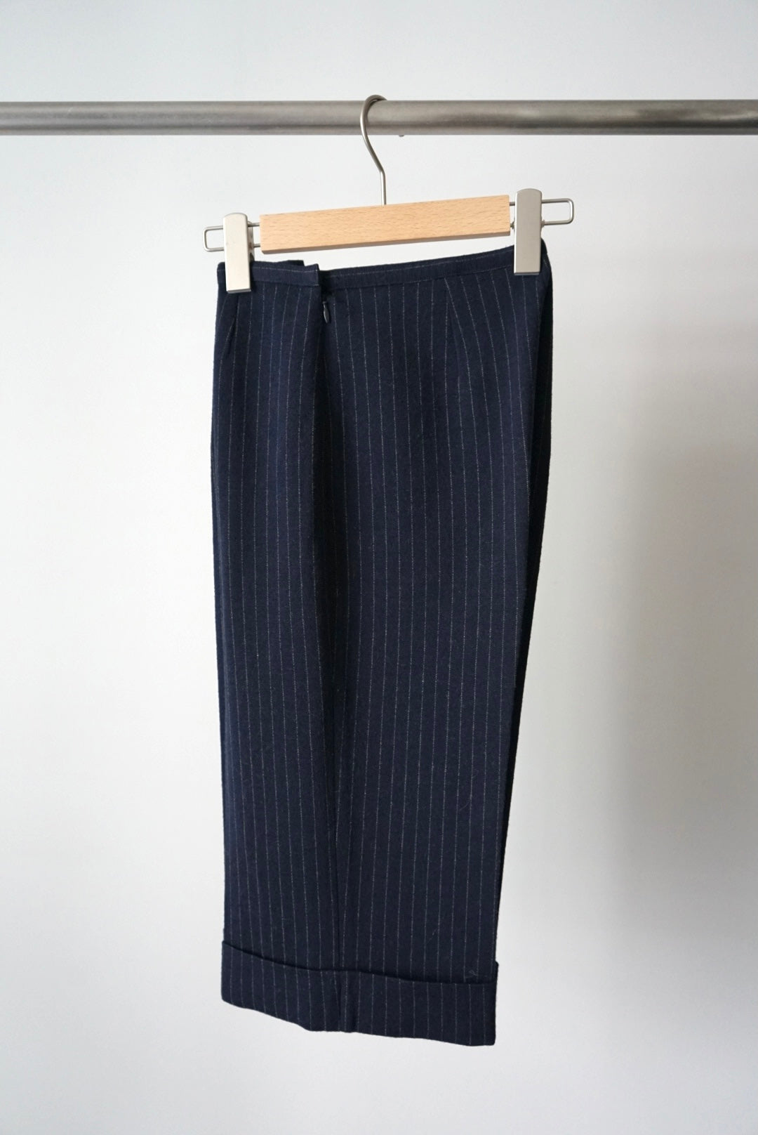 Cropped length knit pant made in Italy