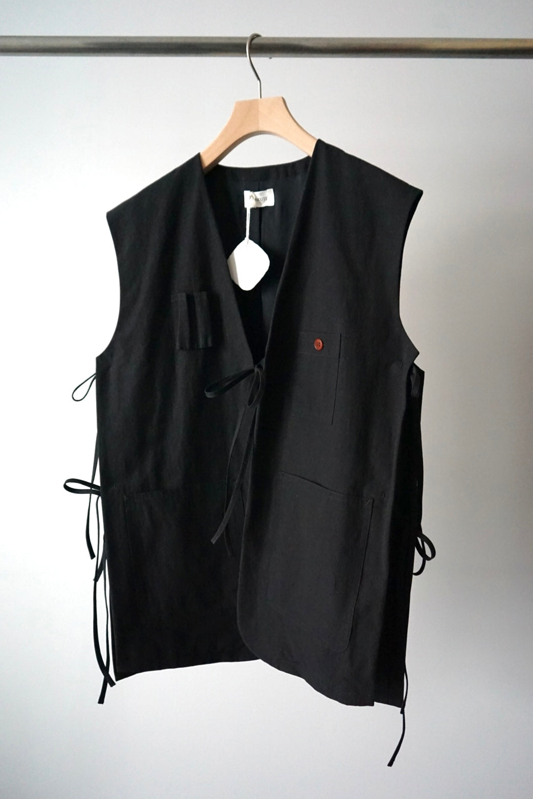 【HAKUJI】 Cotton linen weather gillet black