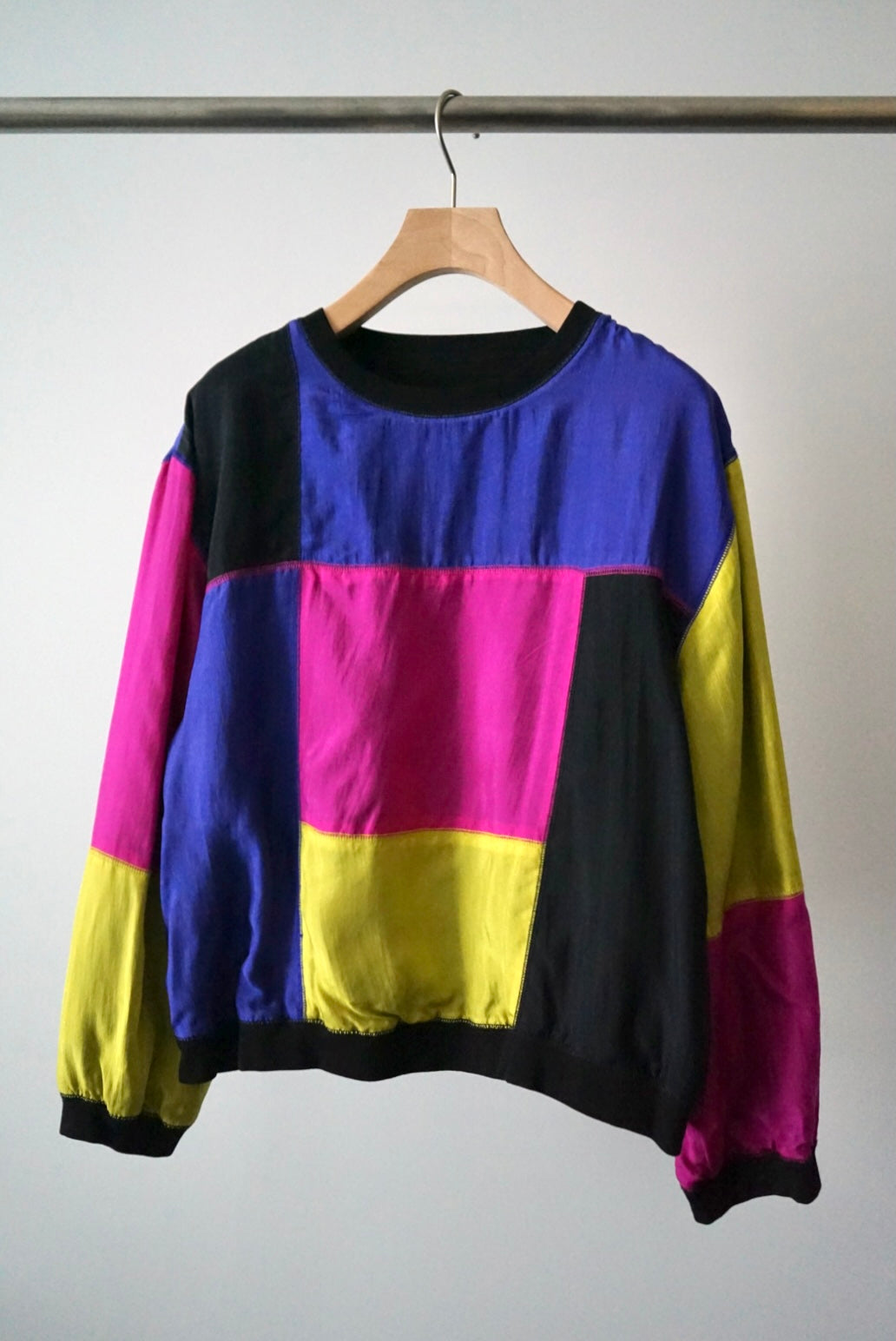 Panel silk pullover