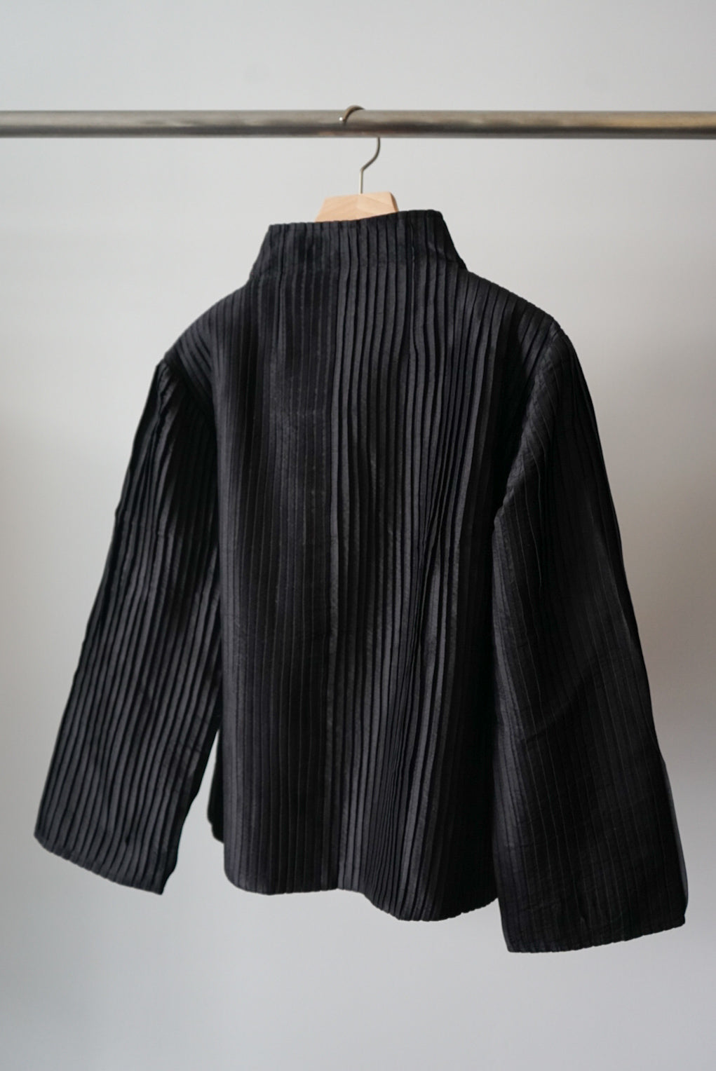 Stand collar silk pleats jacket