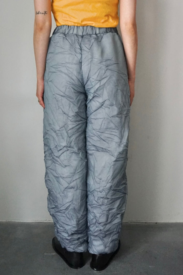 【DSCHUNGEL.】Crinkled organza padded pants -navy × dark top gray-