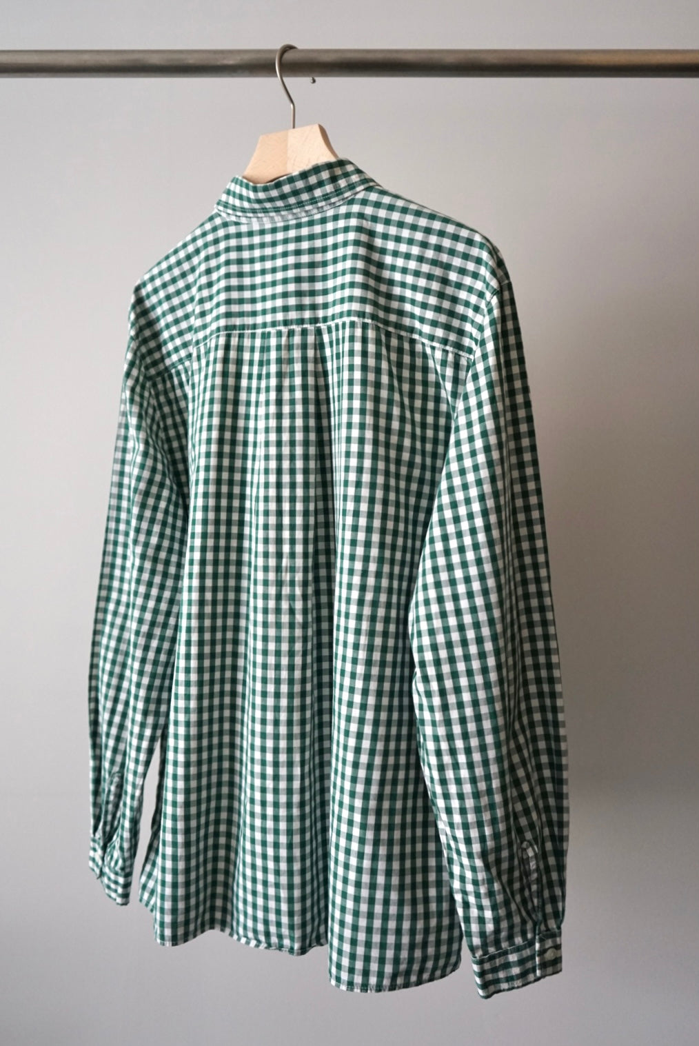 Gingham chck cat eye buttons shirt made in Italy