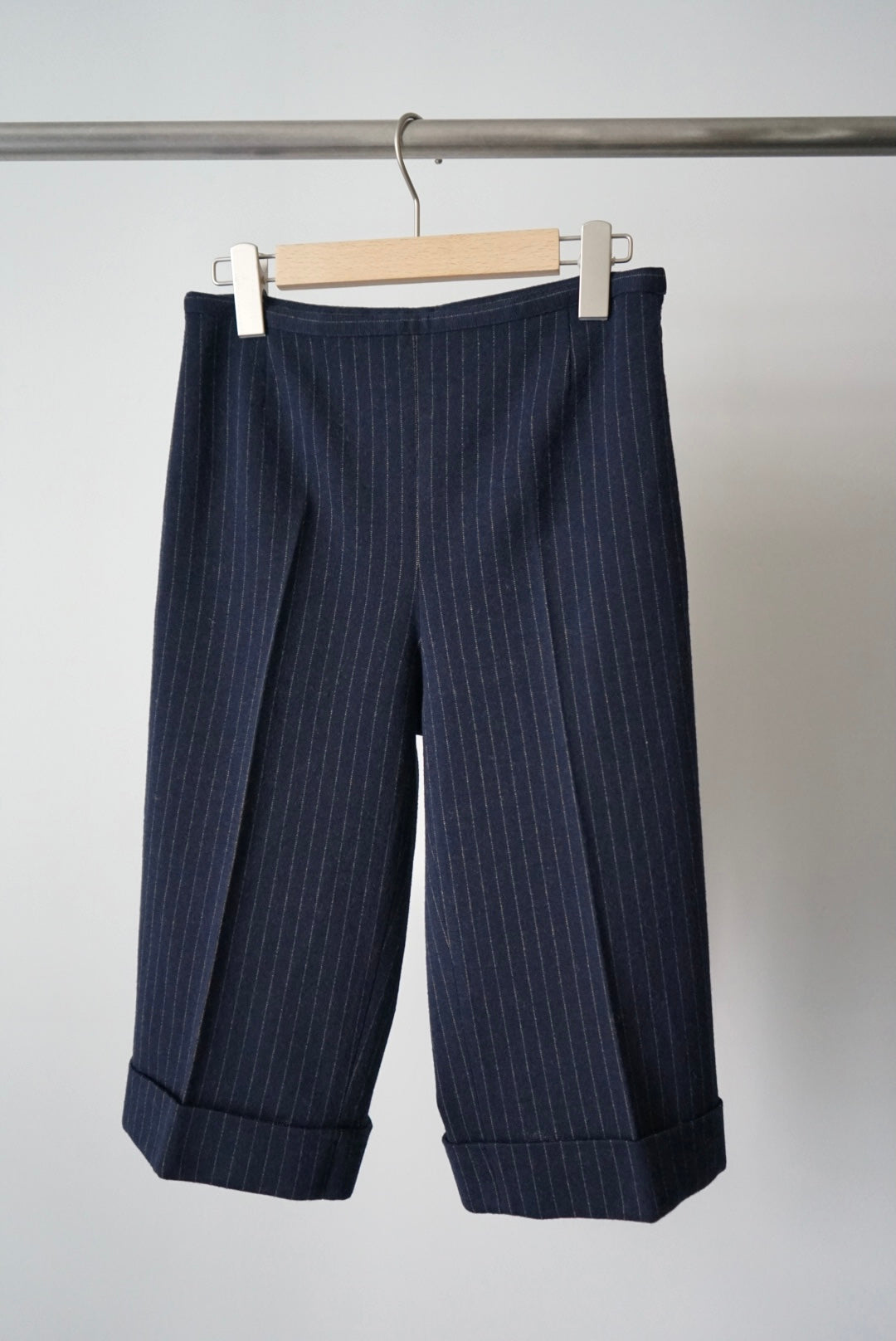 Cropped length knit pant made in Italy