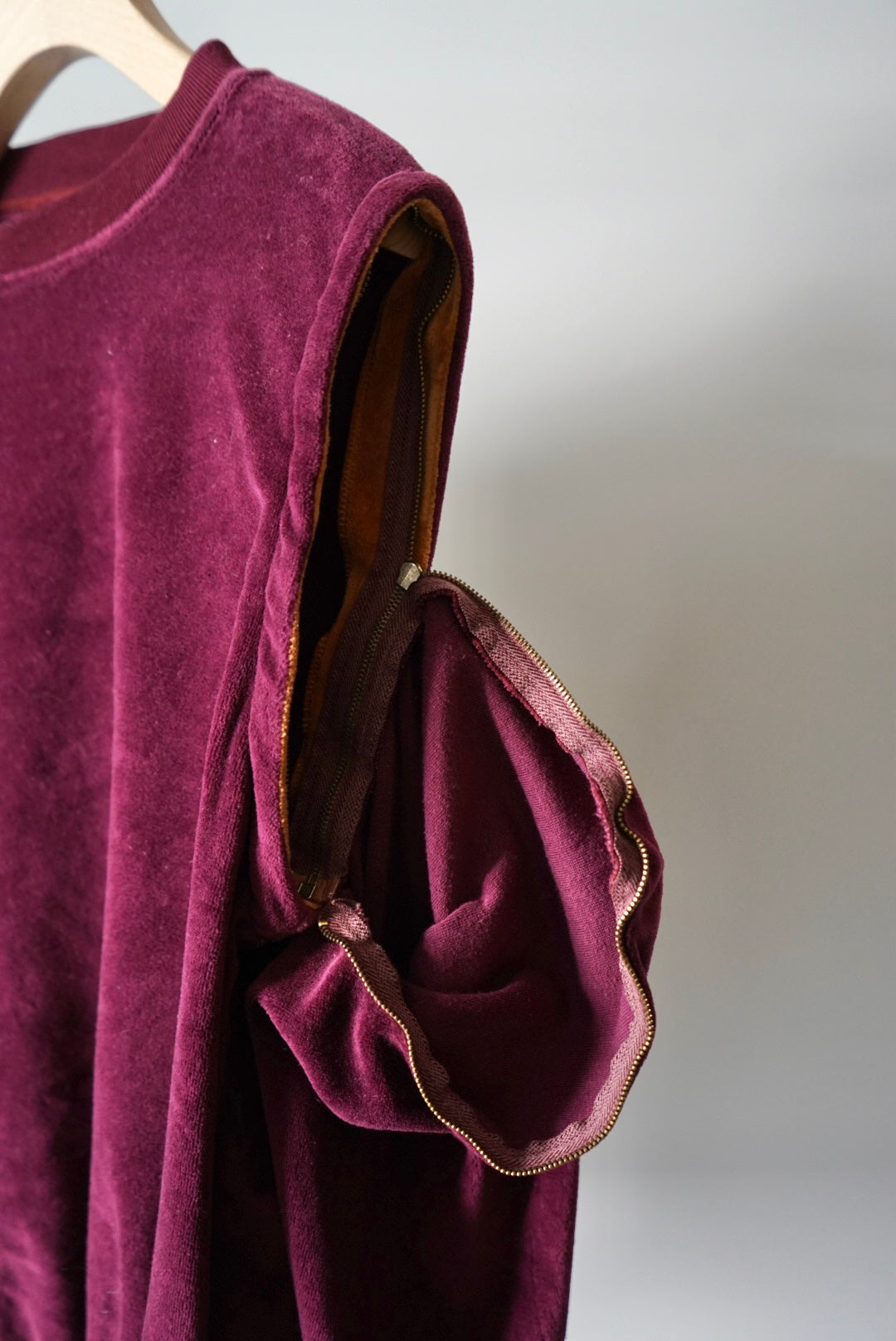 Detachable vevet sweat