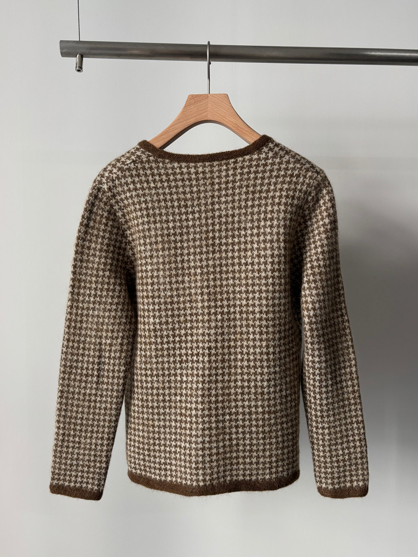 Houndstooth design knit