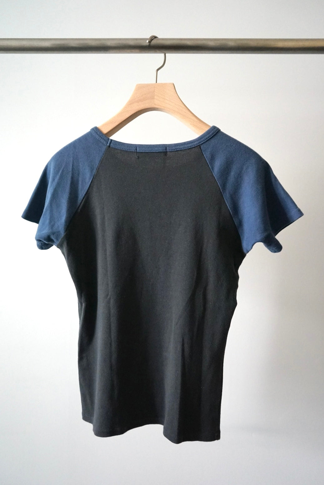 Bicolor raglan chibi tee