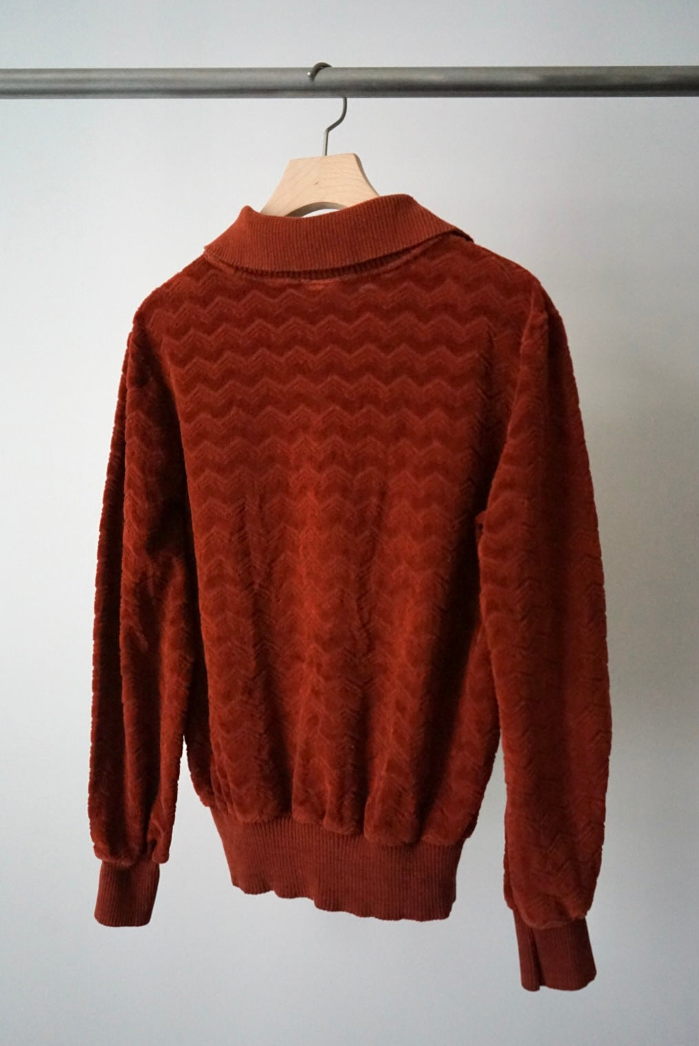 Velvet sweat pullover with collar