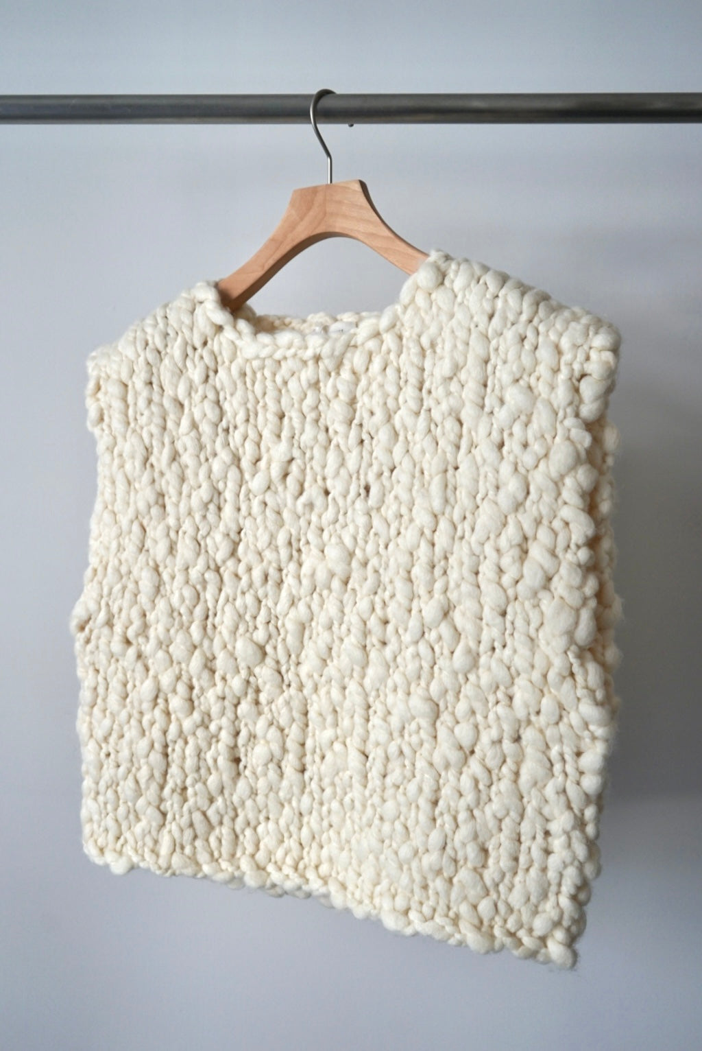 【HAKUJI】Hand-knitted vest