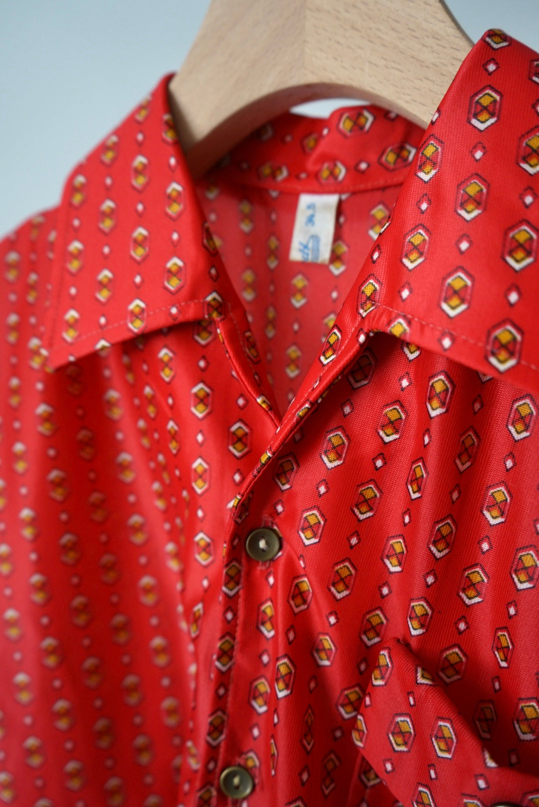 Euro pattern open collar shirts