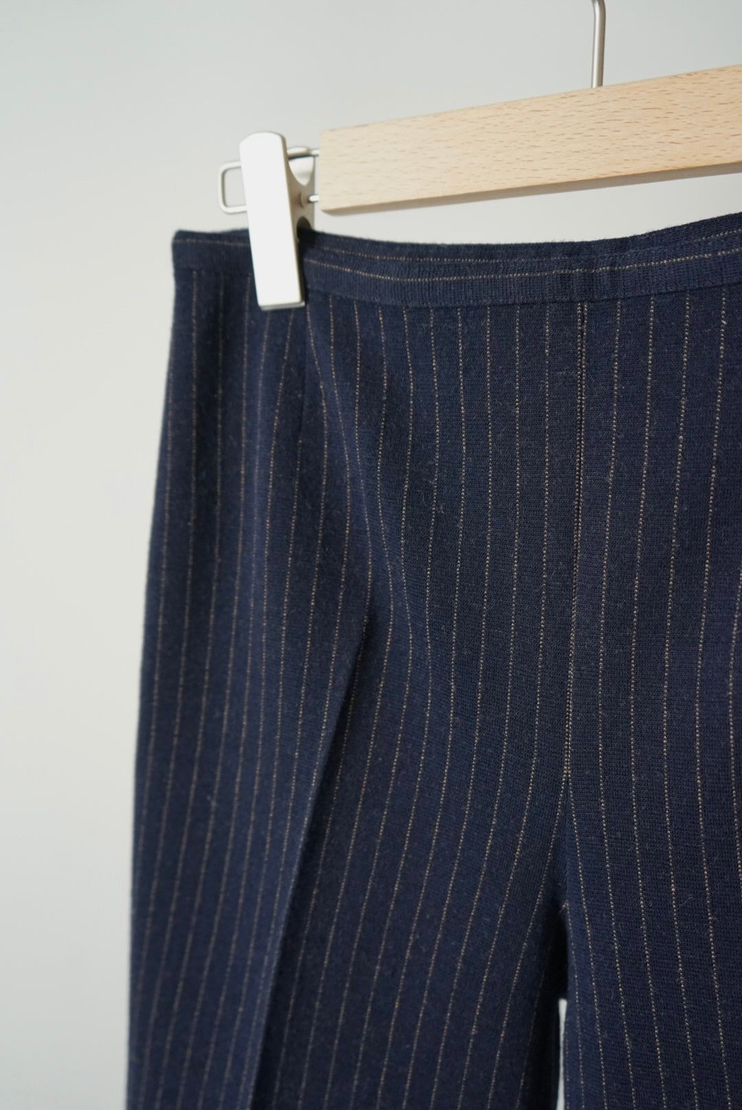 Cropped length knit pant made in Italy