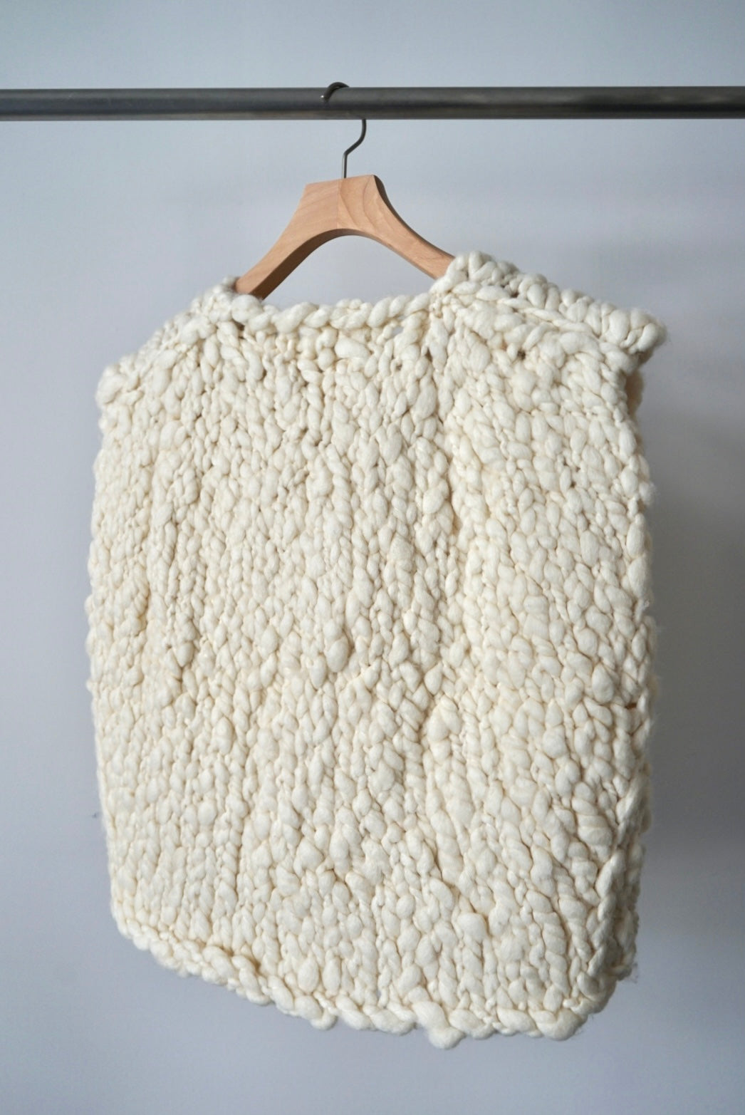 【HAKUJI】Hand-knitted vest