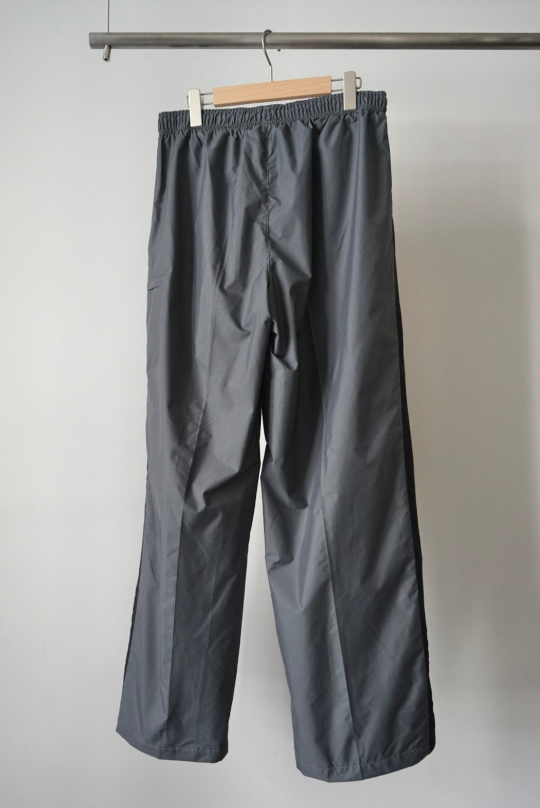 "NIKE" Logo nylon pants