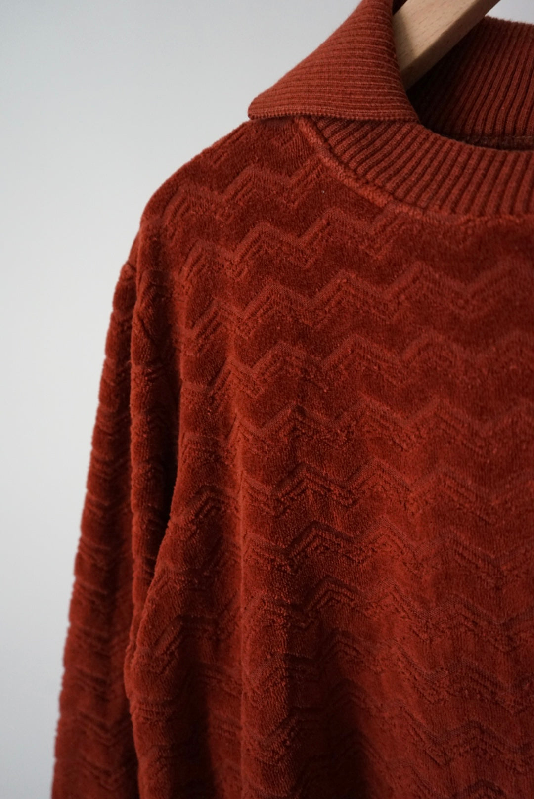 Velvet sweat pullover with collar