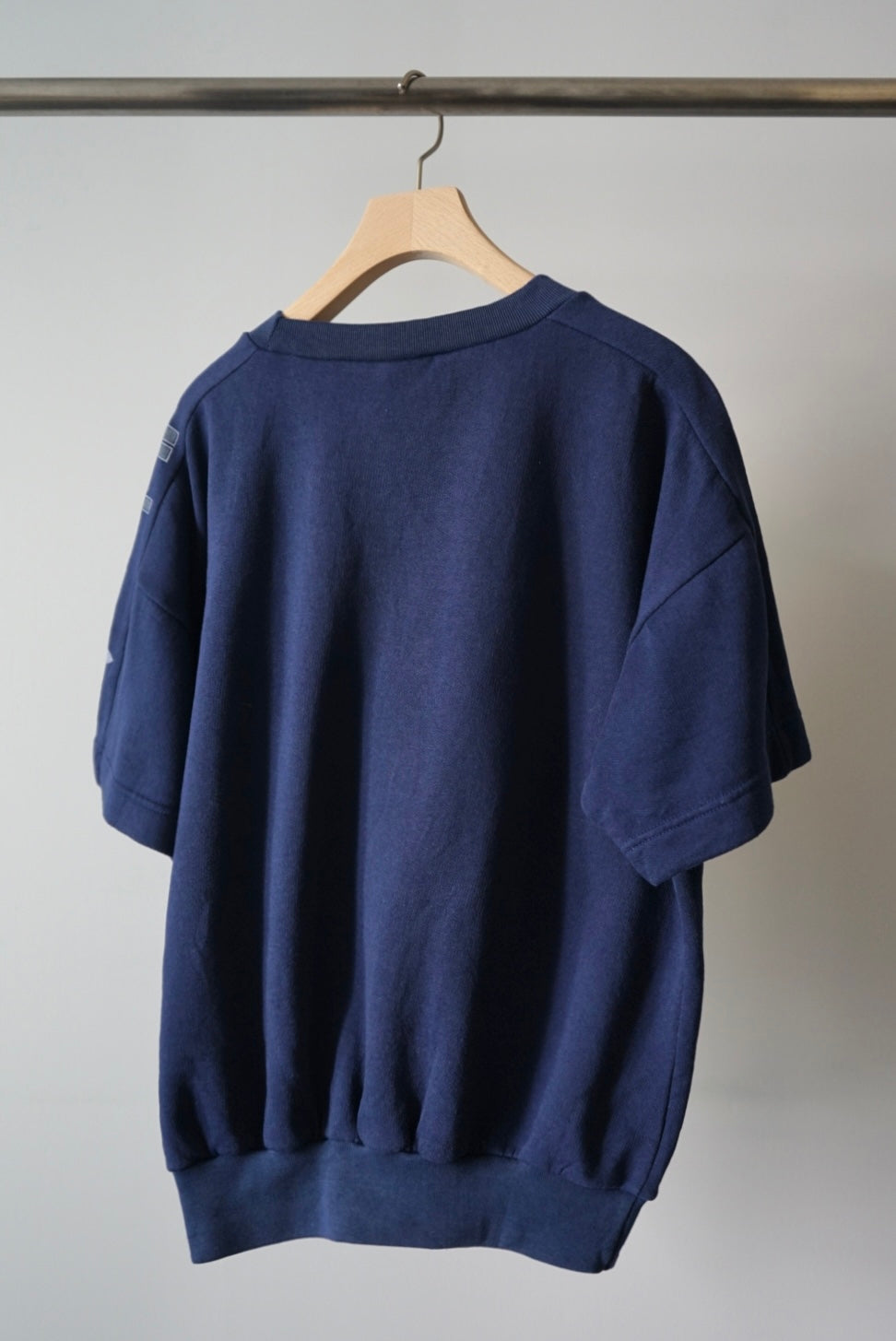 ASYMMETRY LOGO HALF SLEEVE SWEAT