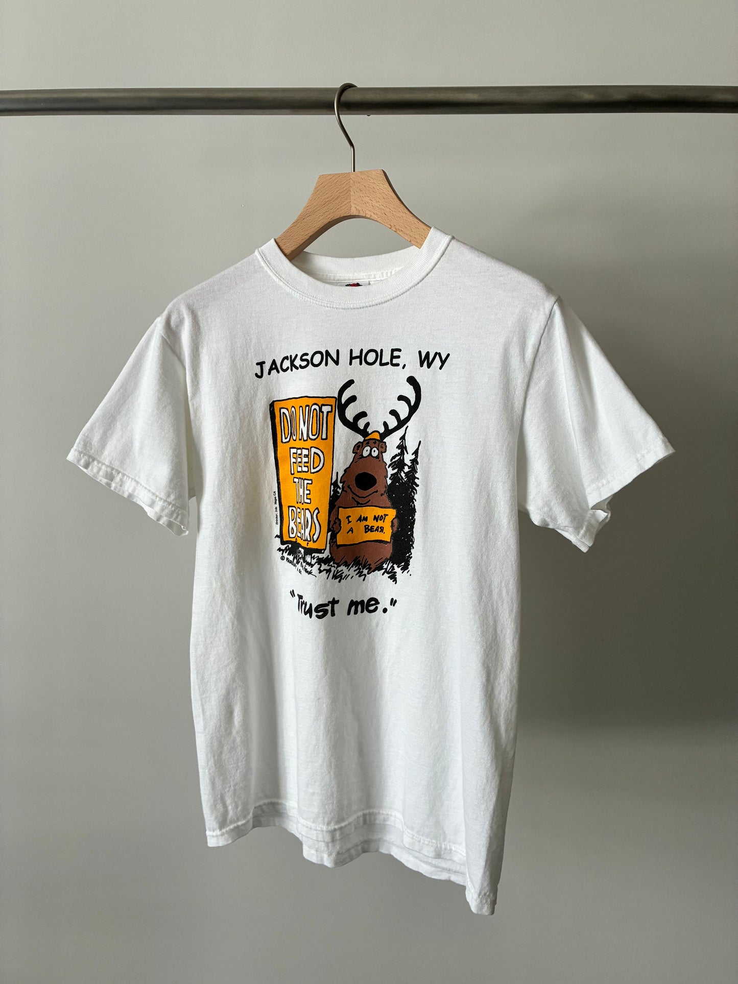 "Do not feed the bears" tee