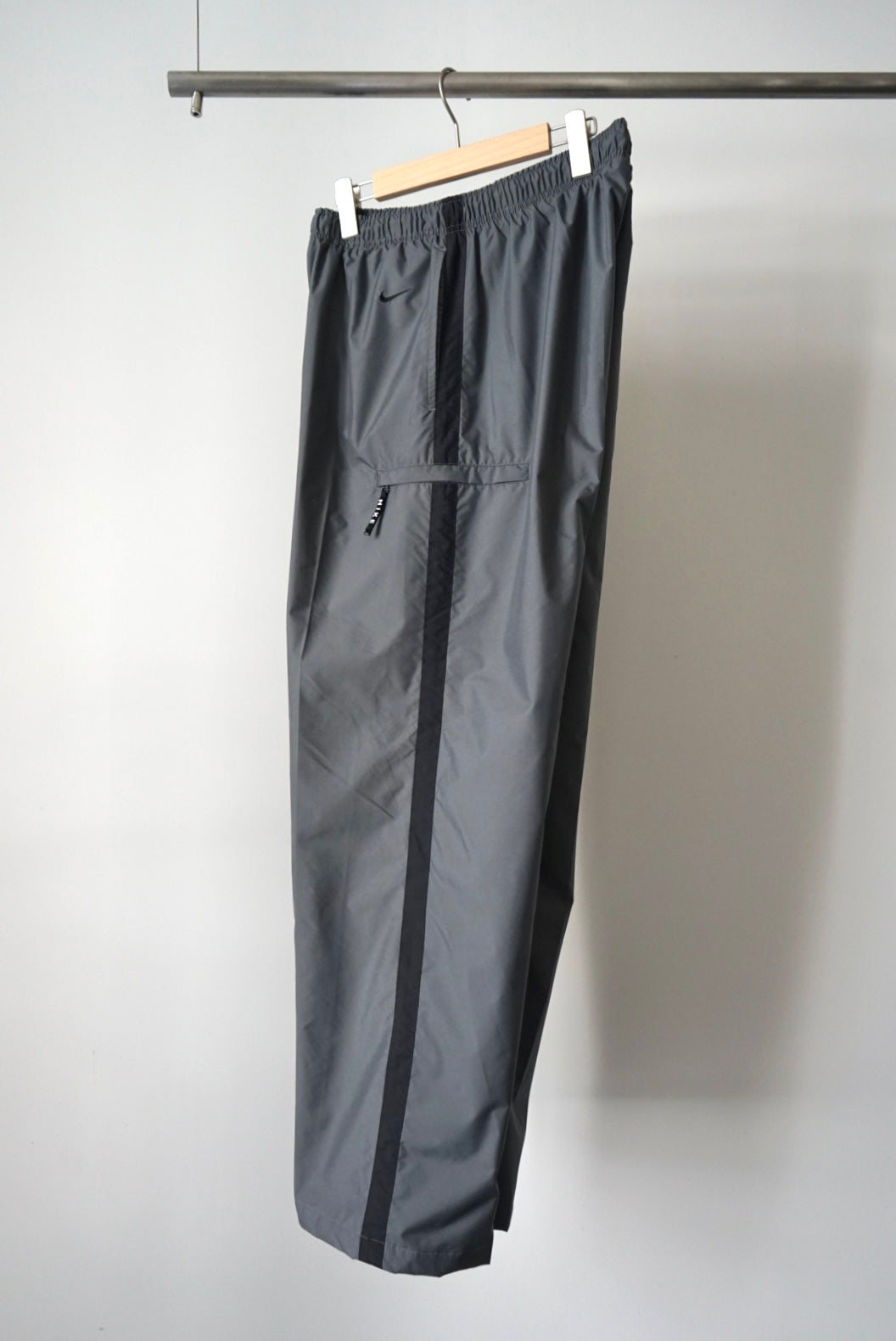 "NIKE" Logo nylon pants