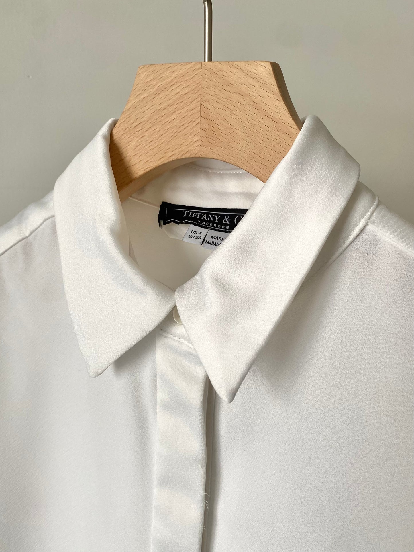 "TIFFANY & Co." fly front shirt
