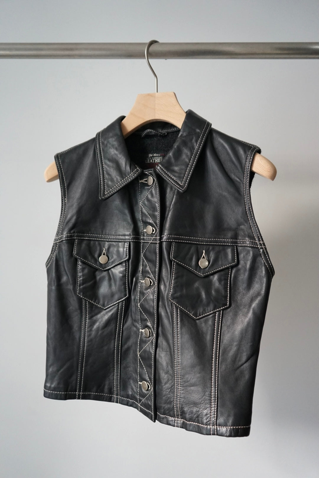 LEATHER KNIT SWITCHING VEST