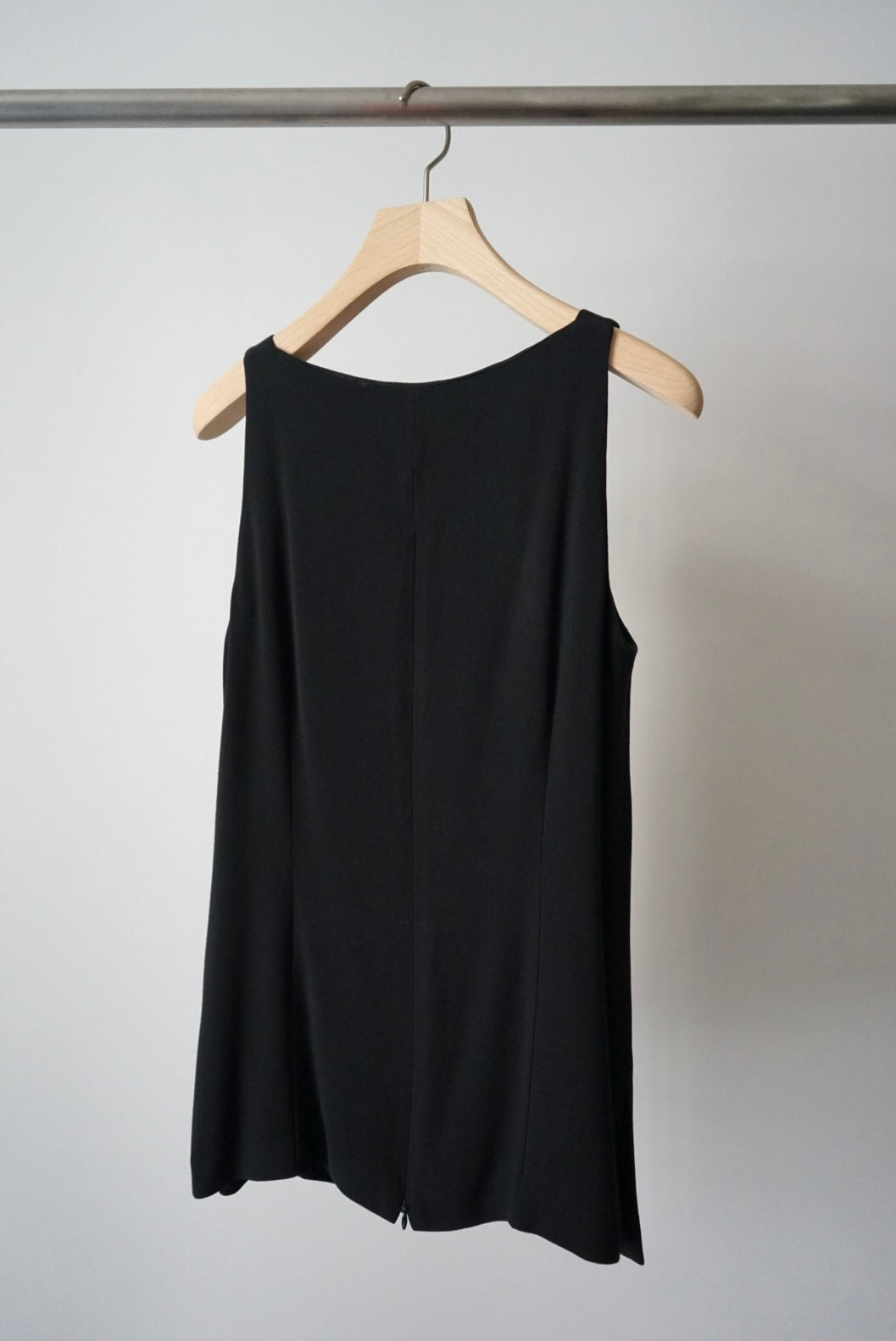 Sleeveless flat neck tops
