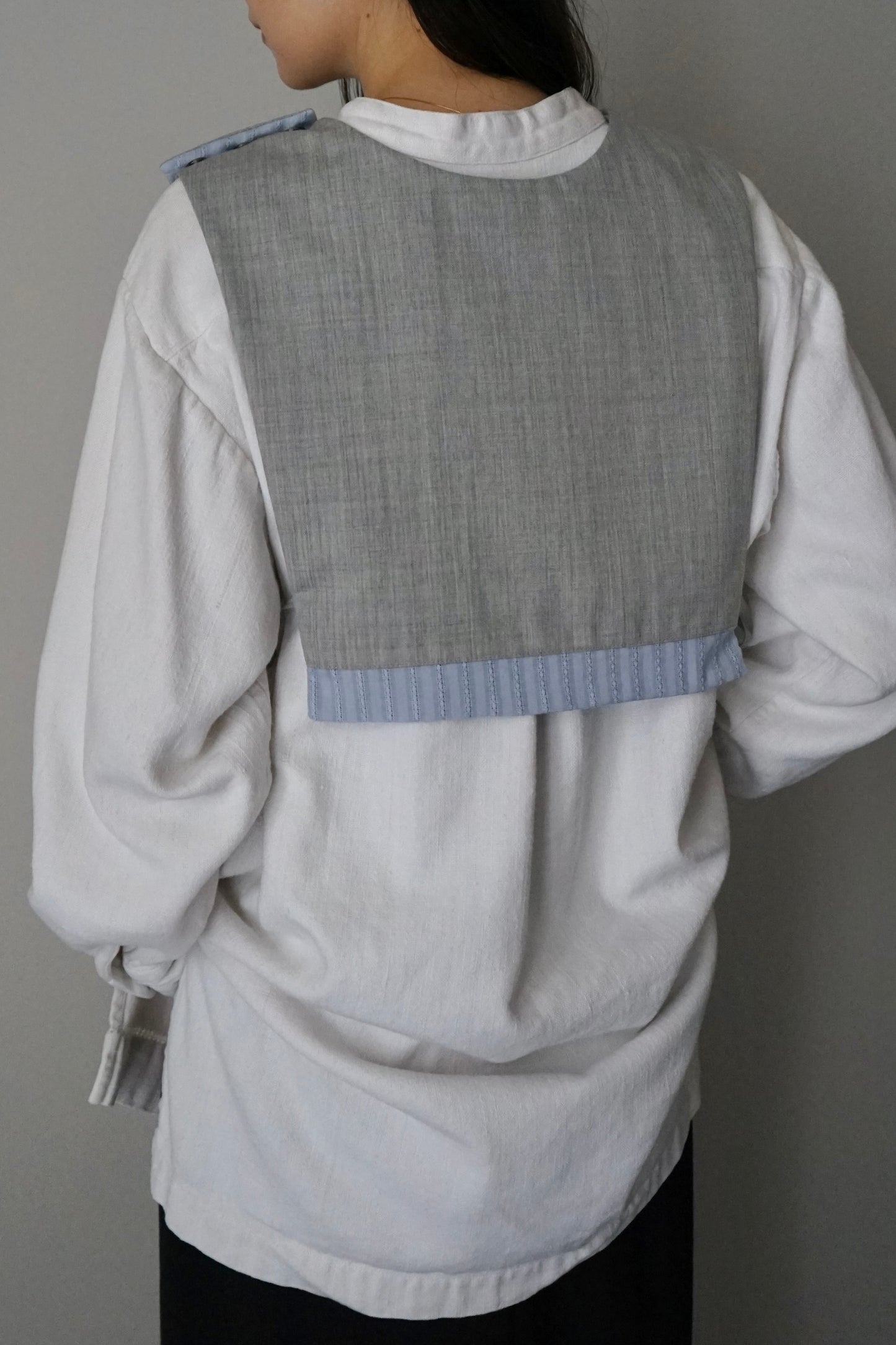 "LOOT" wave layered vest