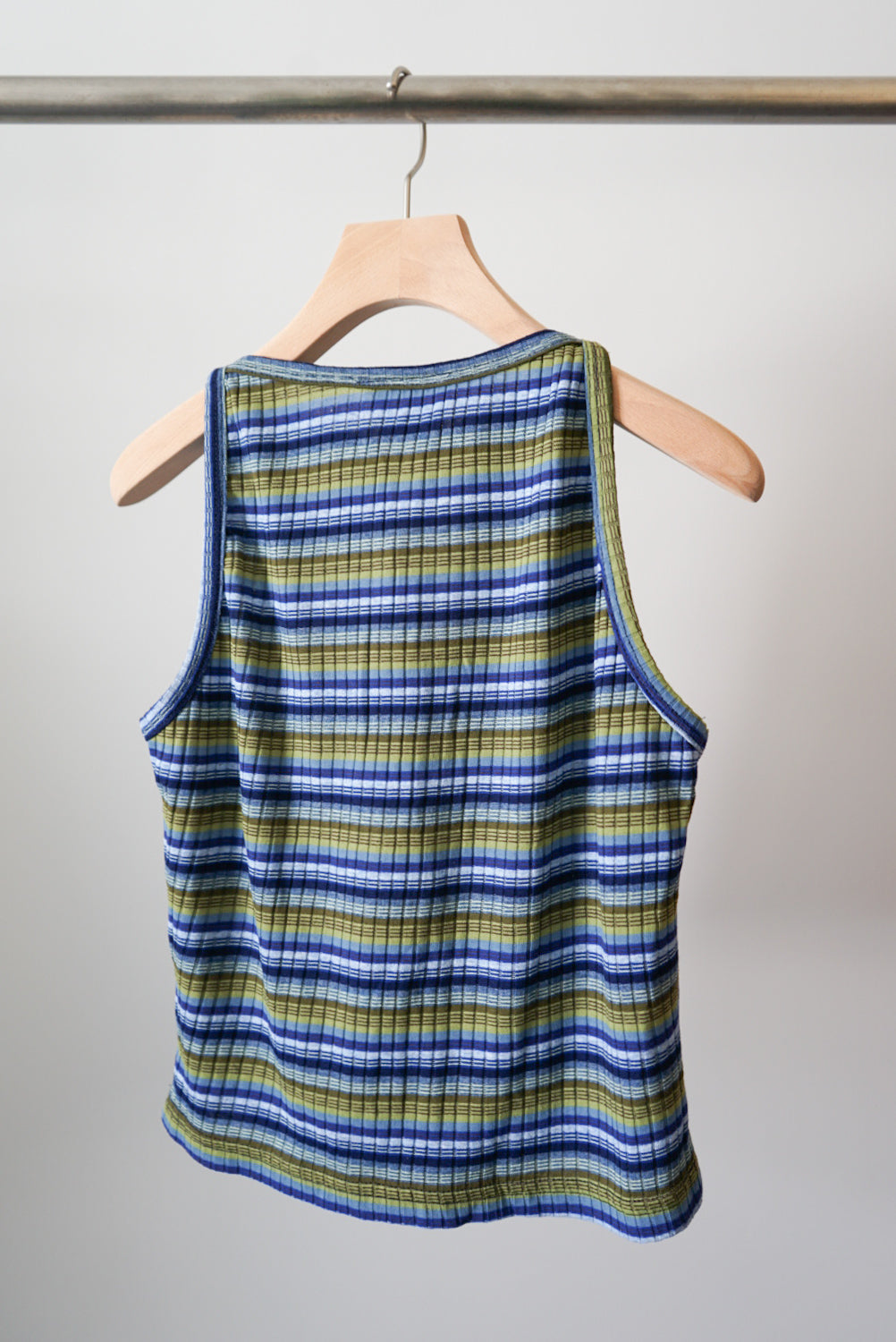 Multi color rib sleeveless top