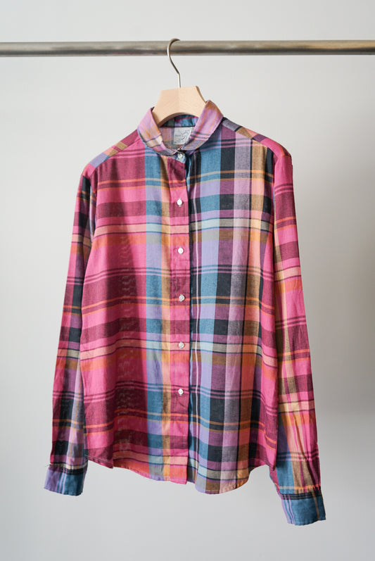 Round collar check shirt