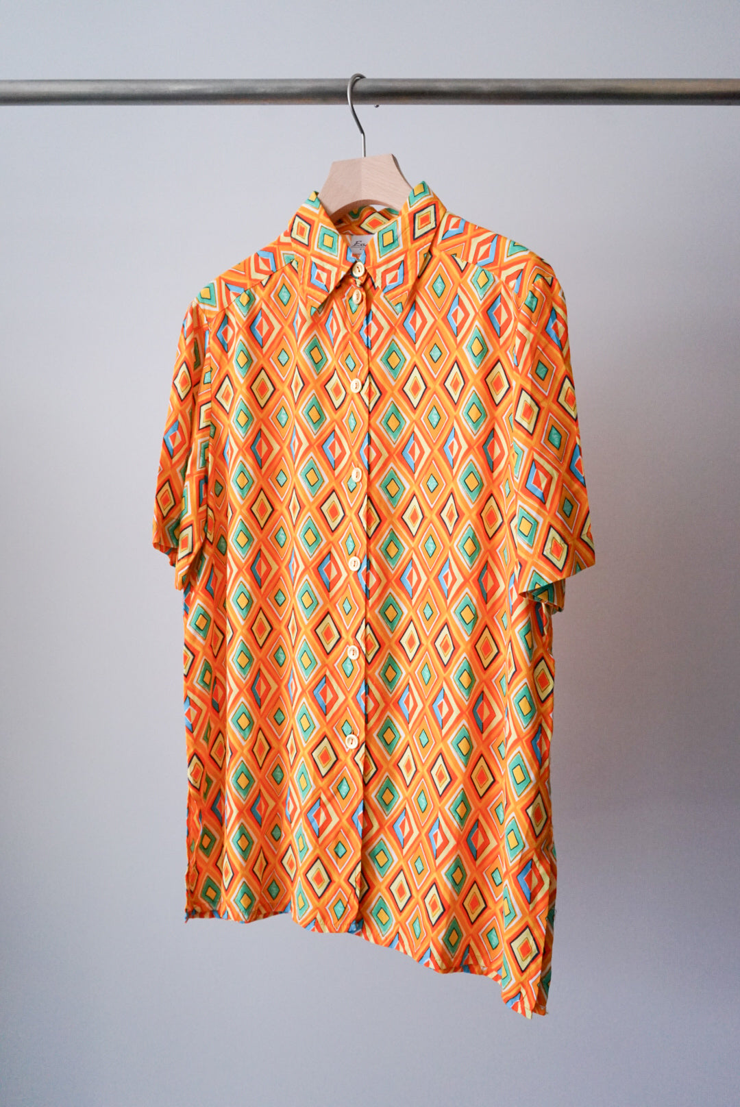 Diamond pattern shirt – LOOT
