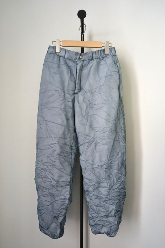 【DSCHUNGEL.】Crinkled organza padded pants -navy × dark top gray-