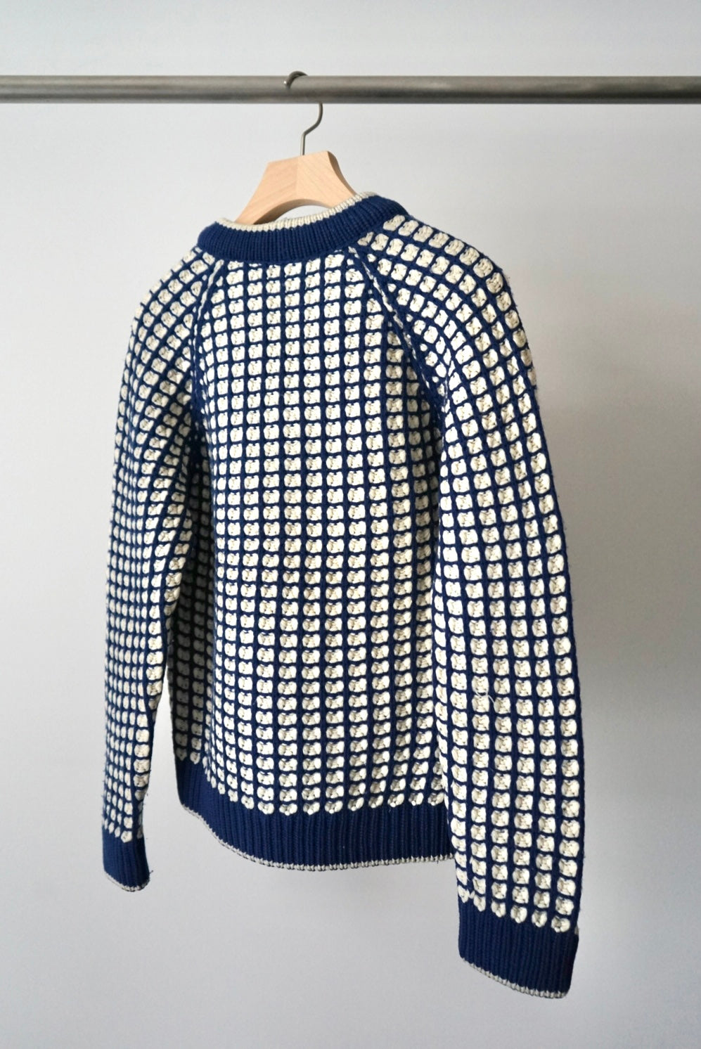 Around 50~60'S vneck plaid knit