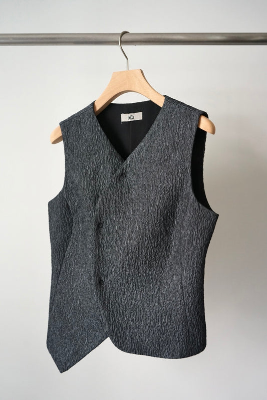 Curve design vest made in Italy