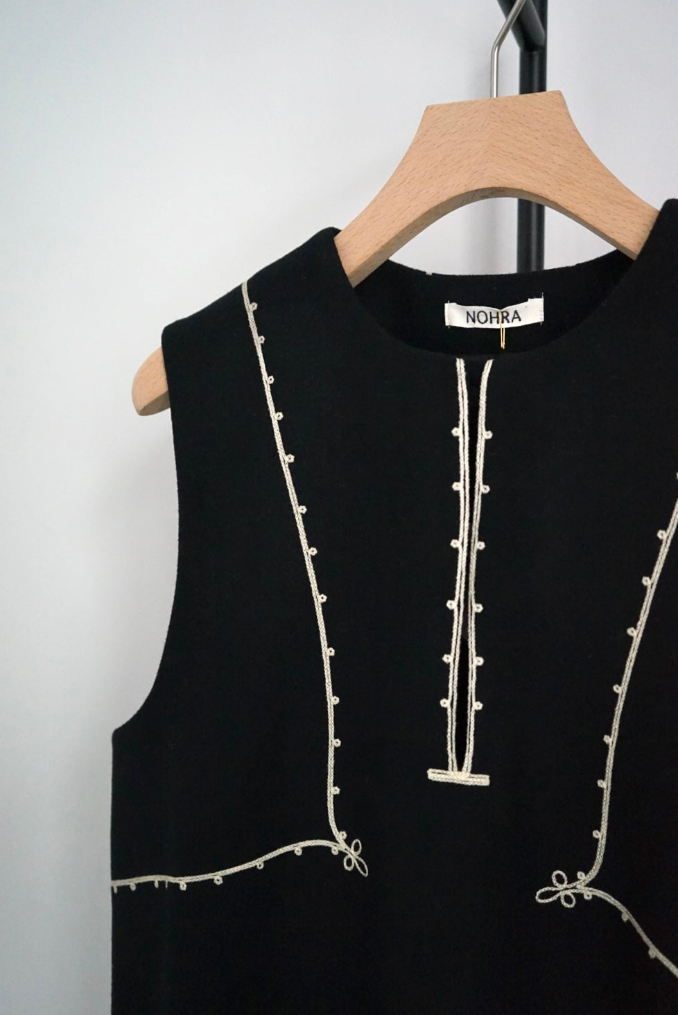 【NOHRA】Melton embroidered vest