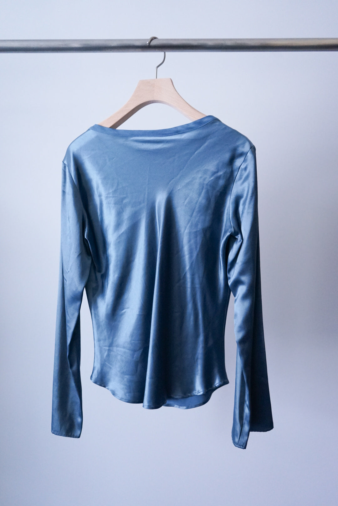 Flare sleeve satin cardigan