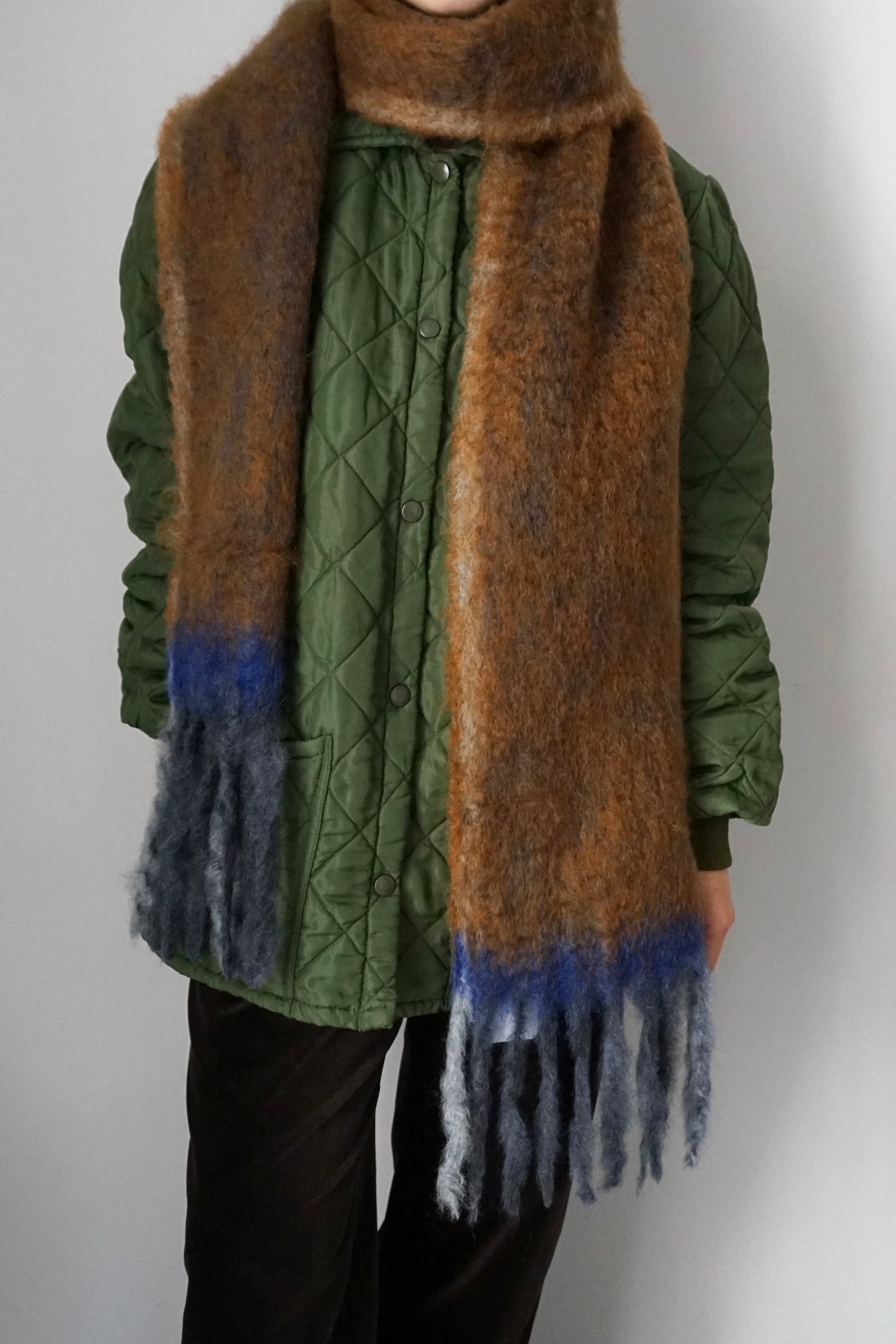 【MANTAS EZCARAY】TWIST FRAME