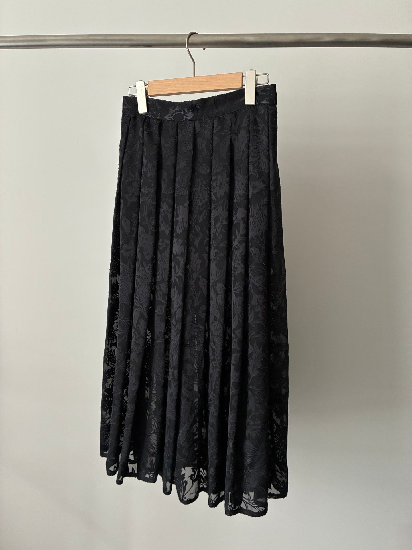 Flower pattern see-through pleats skirt