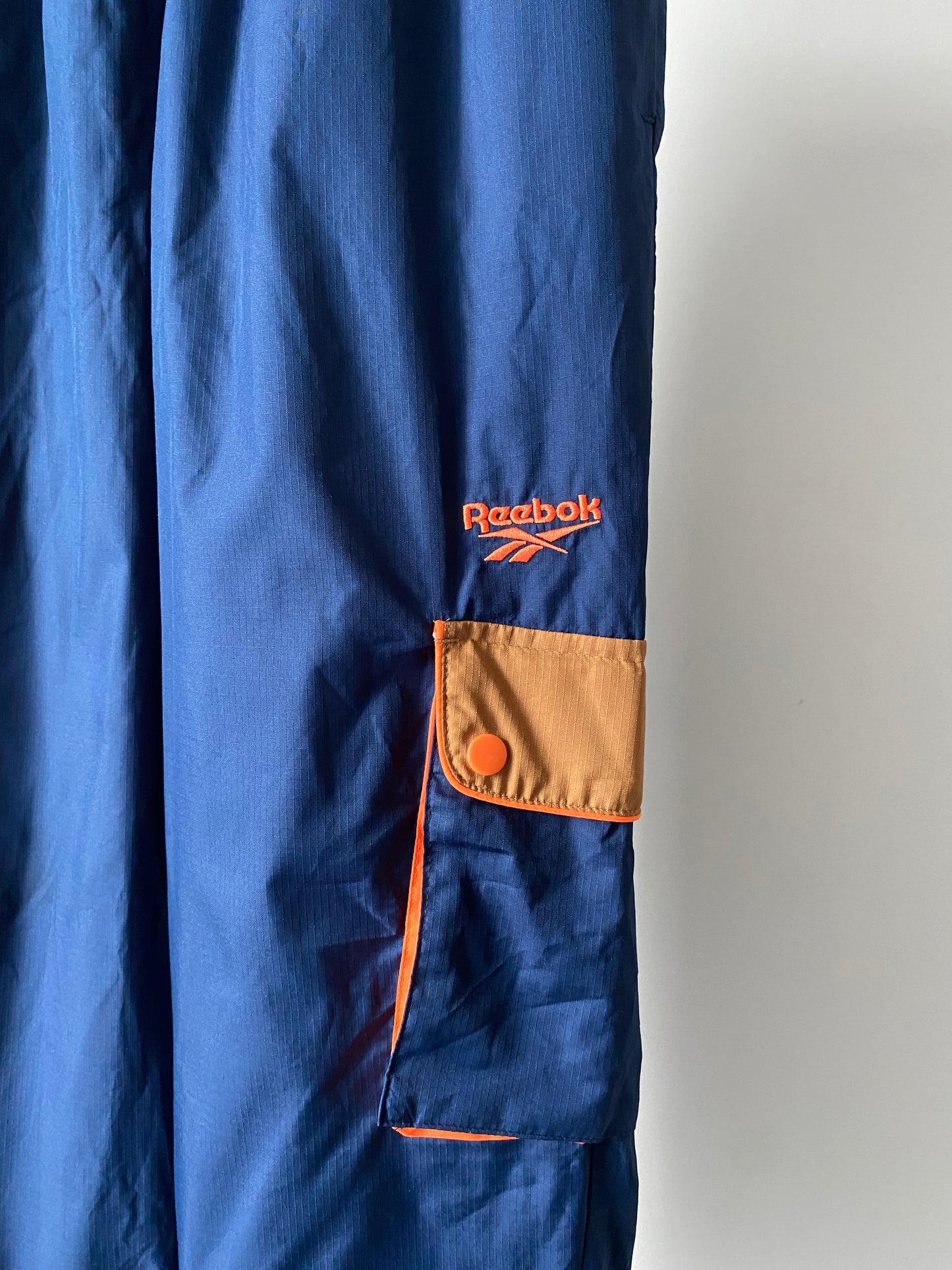 "Reebok" good color track pant