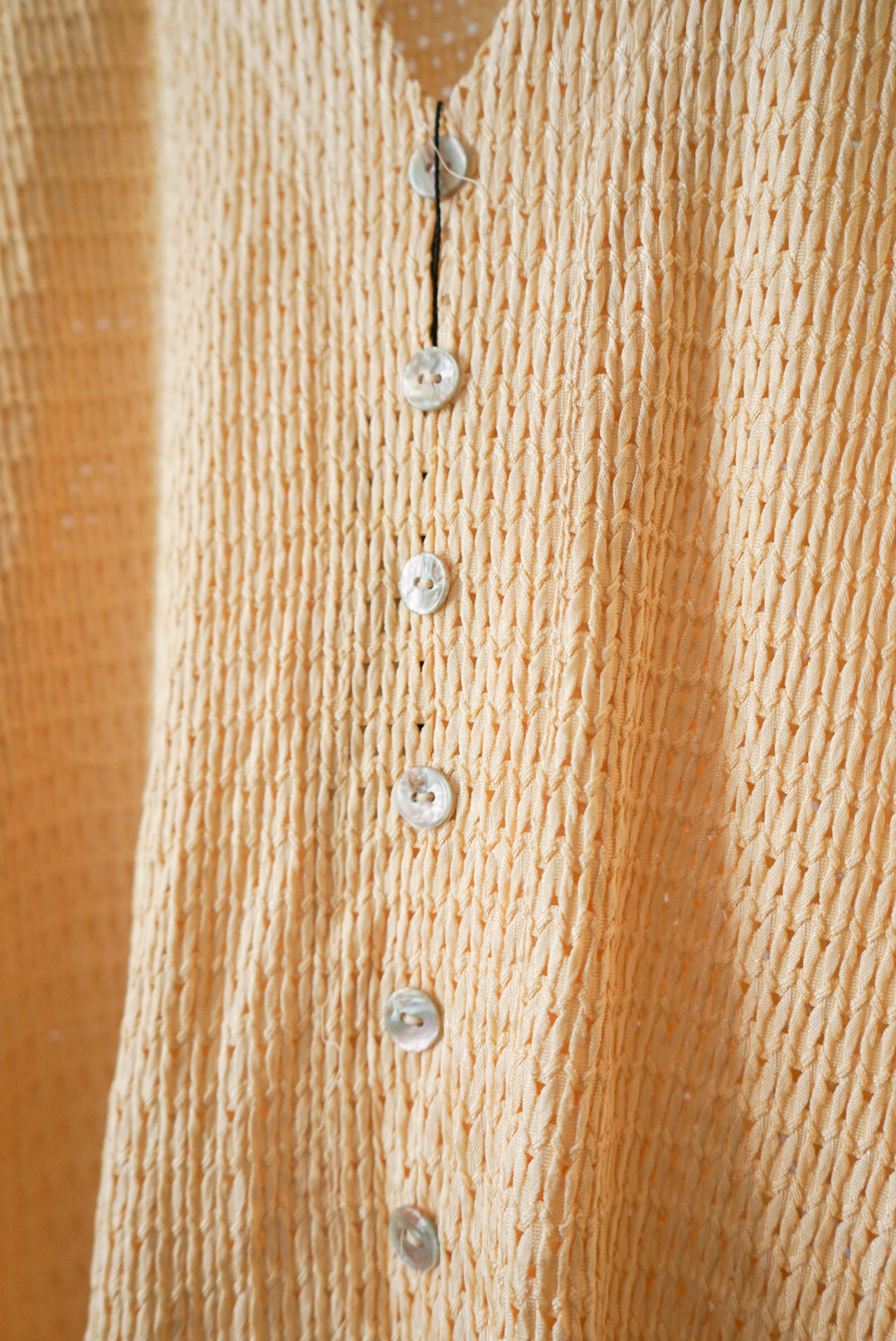 Fake buttons mesh pullover