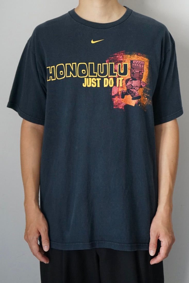 "NIKE" honolulu marathon tee
