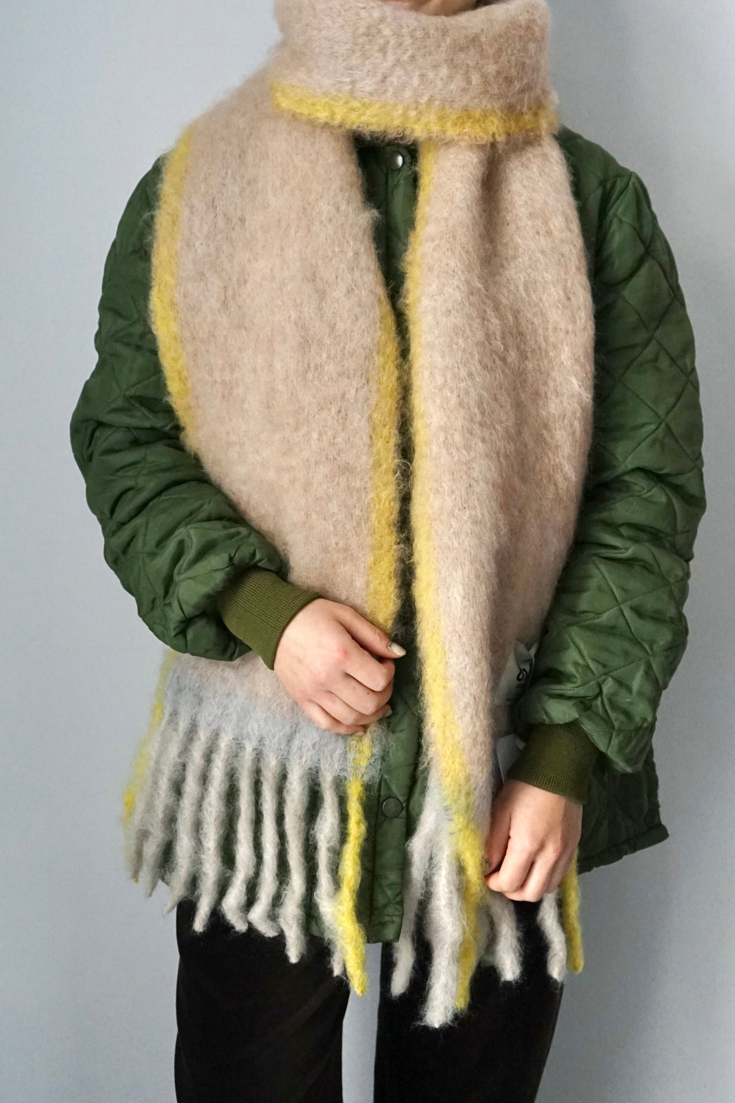 【MANTAS EZCARAY】TWIST FRAME